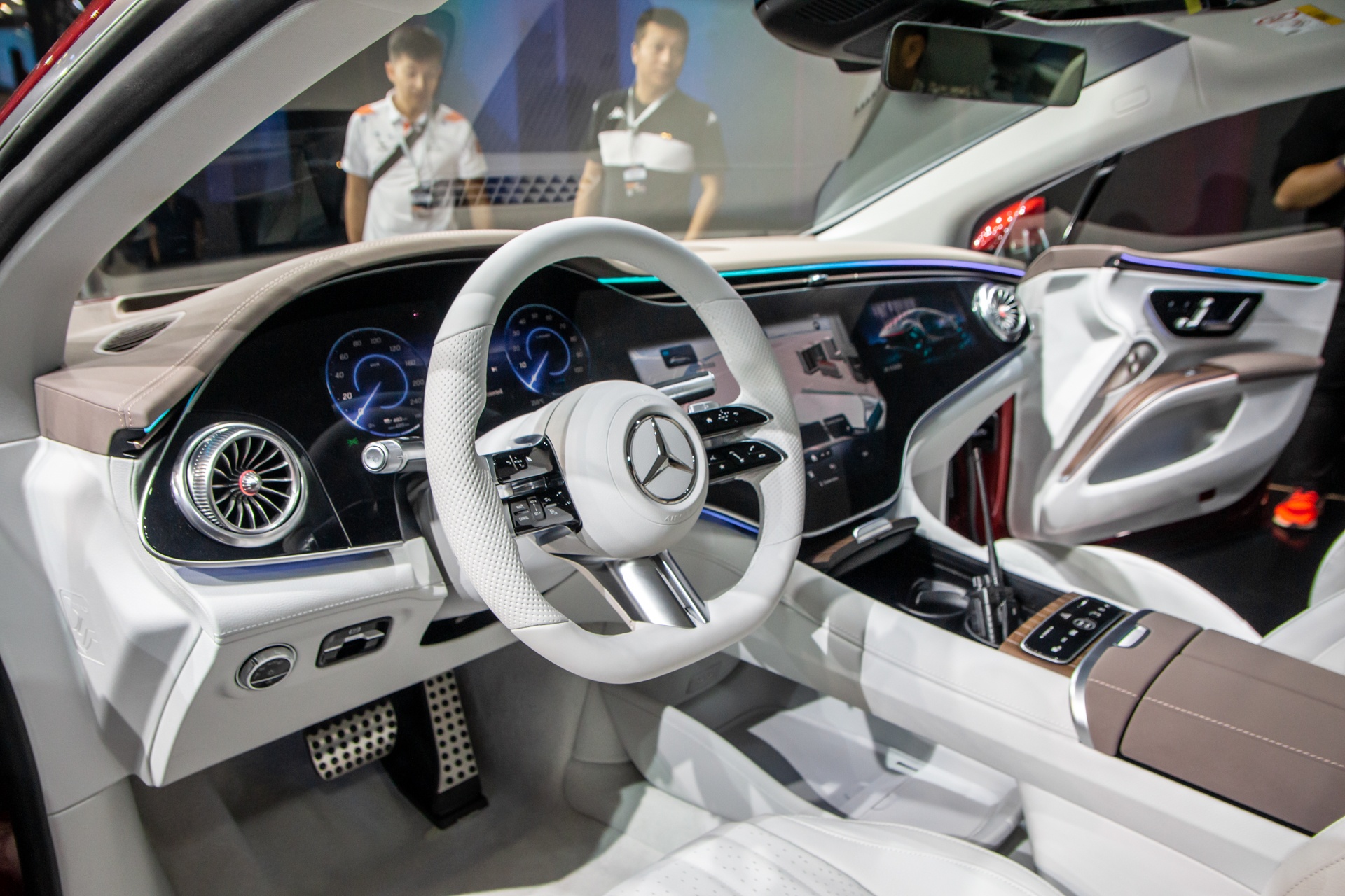 Mercedes-Benz EQS anh 9