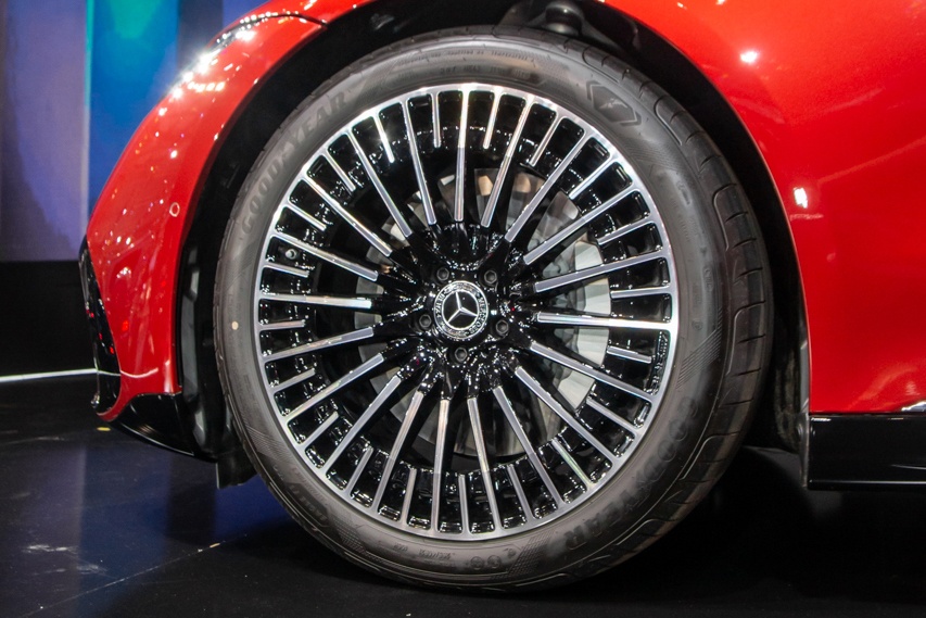 Mercedes-Benz EQS anh 8