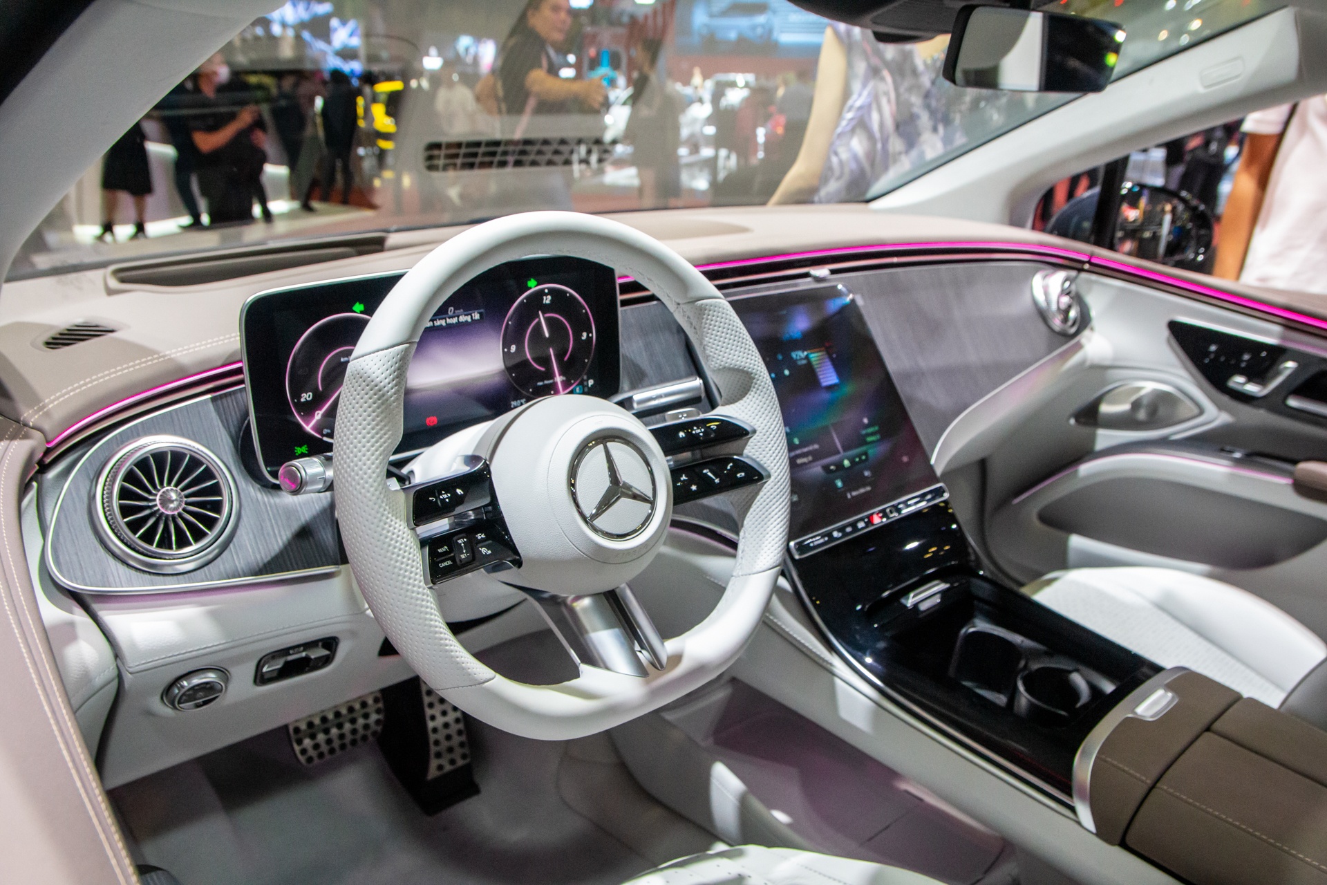 Mercedes-Benz EQS anh 18