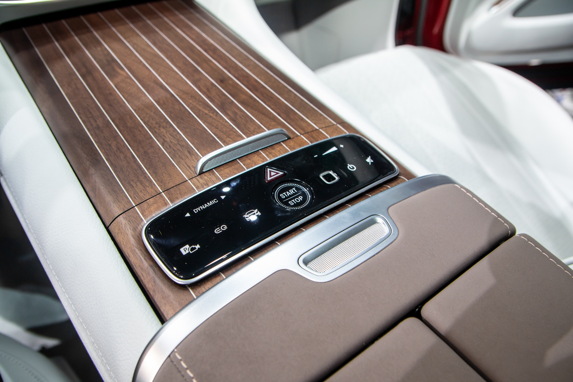 Mercedes-Benz EQS anh 19