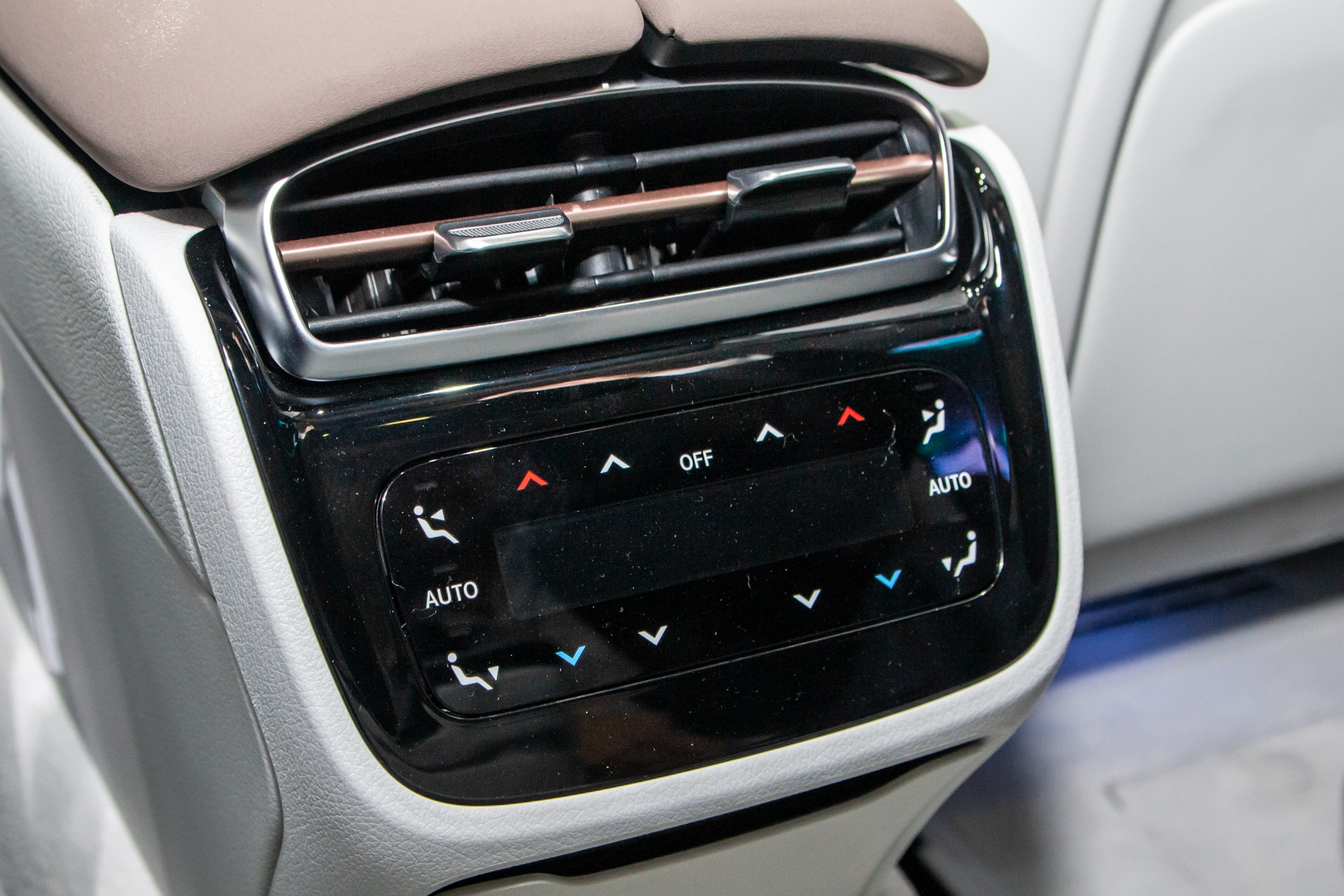 Mercedes-Benz EQS anh 15