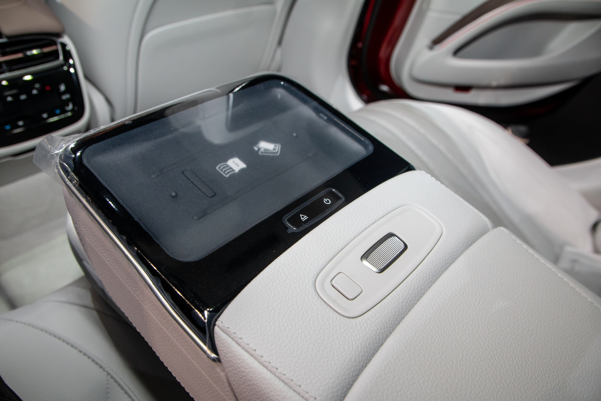 Mercedes-Benz EQS anh 17