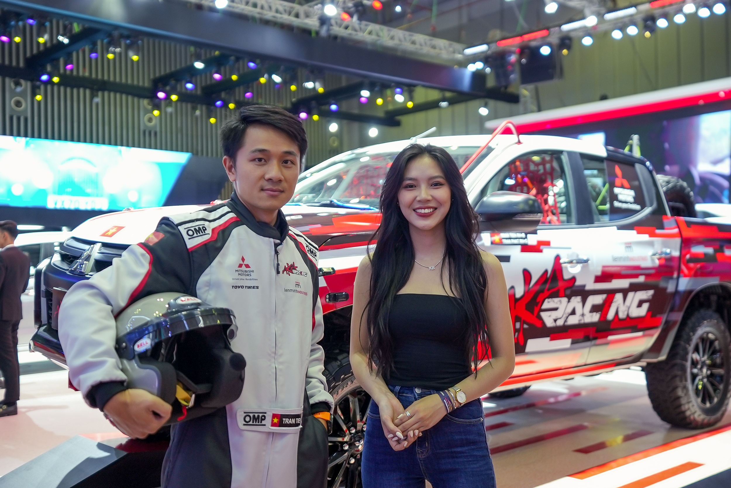 Mitsubishi Triton phien ban xe dua tai VMS 2022 hinh anh