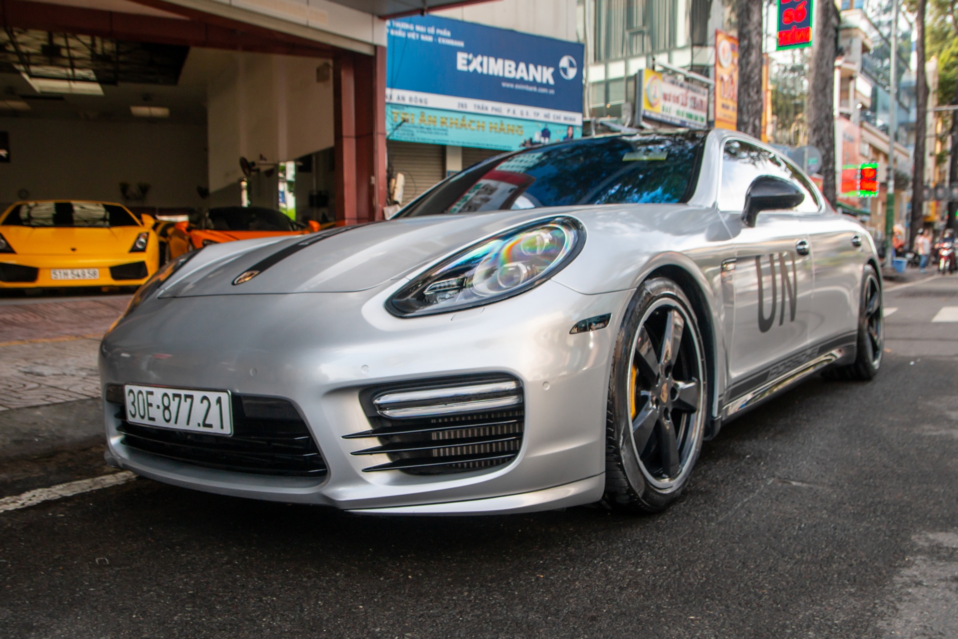 Porsche Panamera Turbo S Executive anh 2