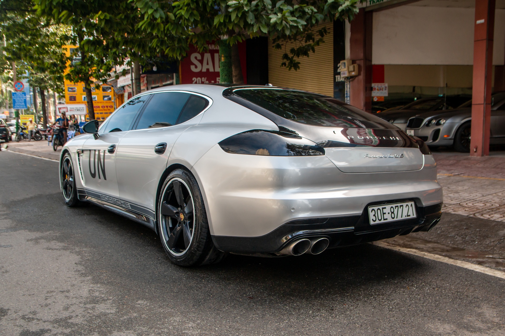 Porsche Panamera Turbo S Executive anh 17