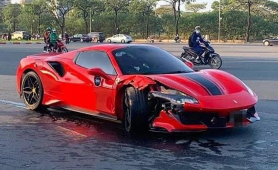 Hai tai nan sieu xe tai Viet Nam trong 4 thang lien quan toi Ferrari hinh anh