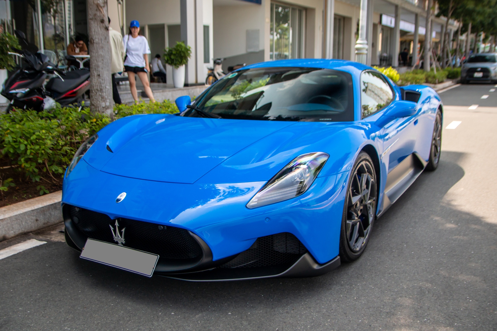 Can canh Maserati MC20 voi mau son doc tai Viet Nam hinh anh