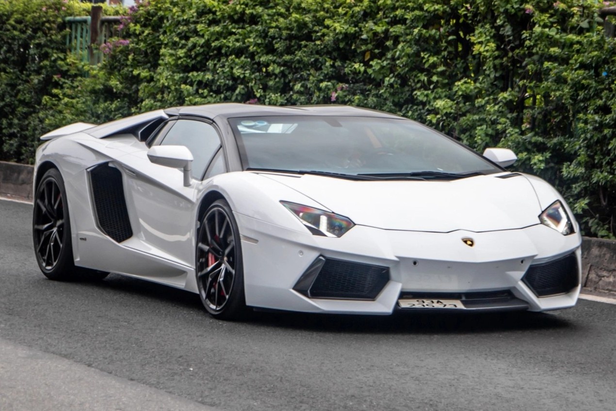 Cam lai nhung sieu xe manh tren 700 ma luc tren pho khong de dang hinh anh