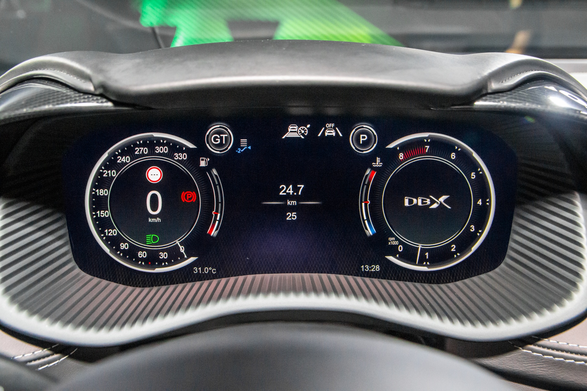 Aston Martin DBX707 anh 15