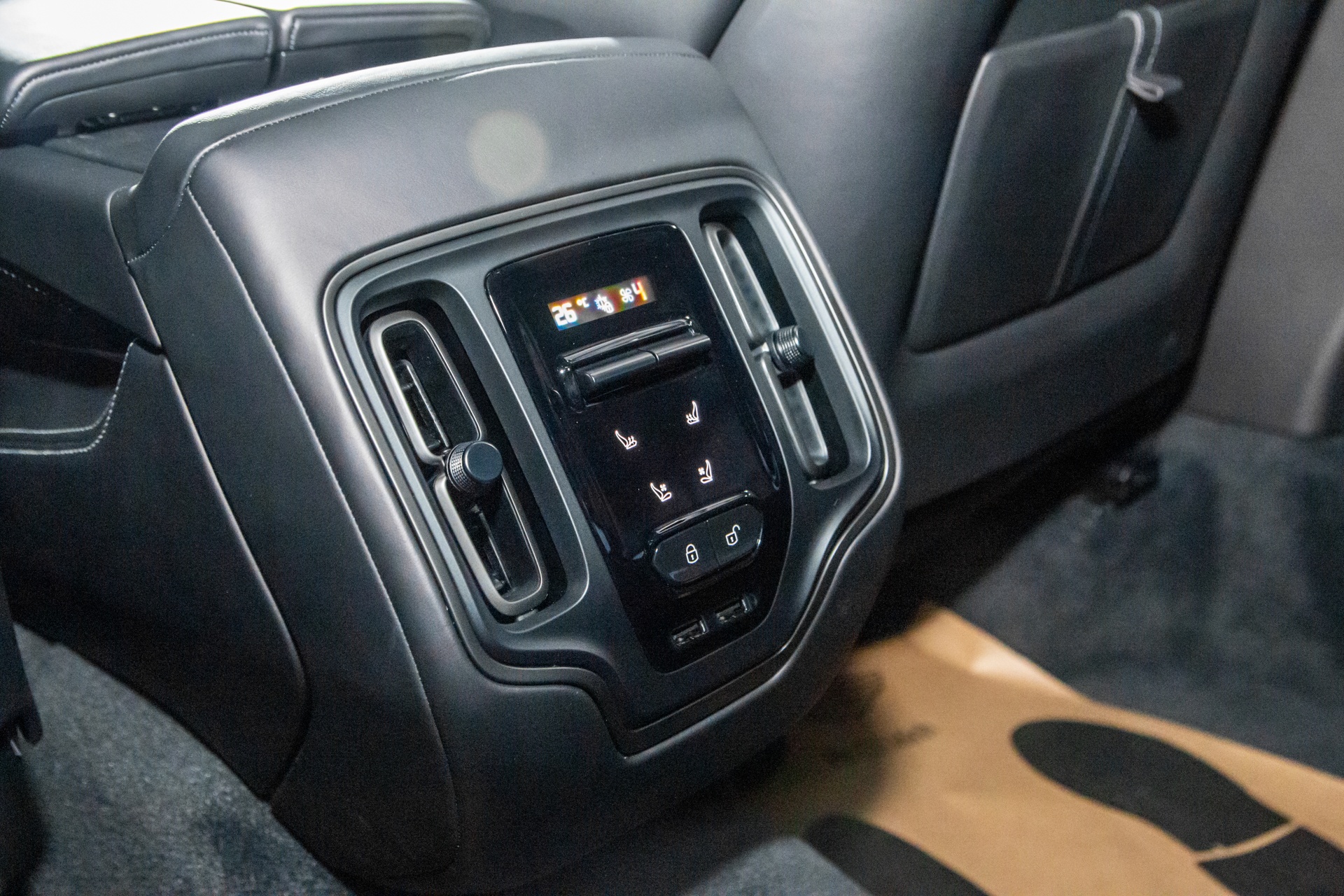 Aston Martin DBX707 anh 24