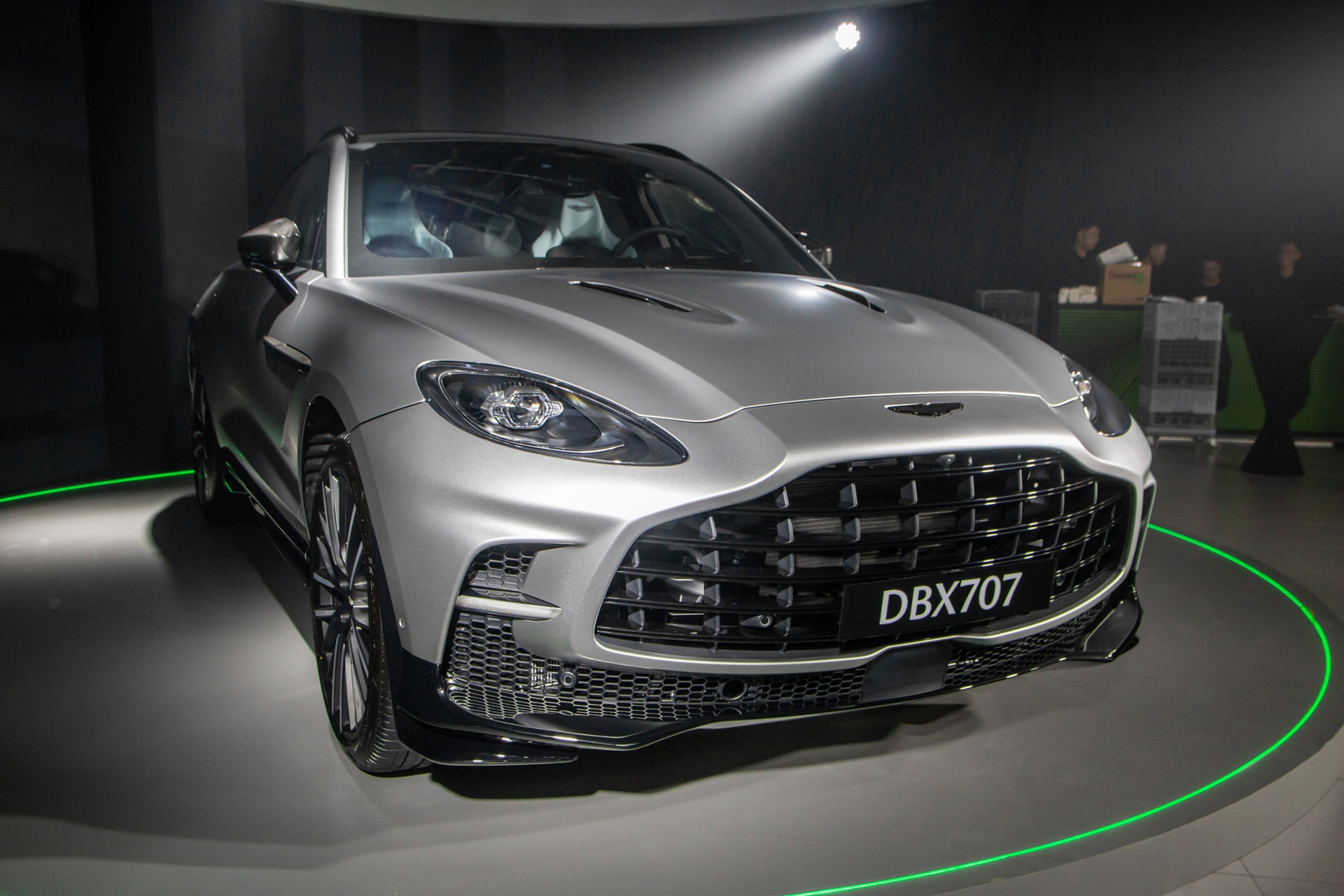 Aston Martin DBX707 anh 1