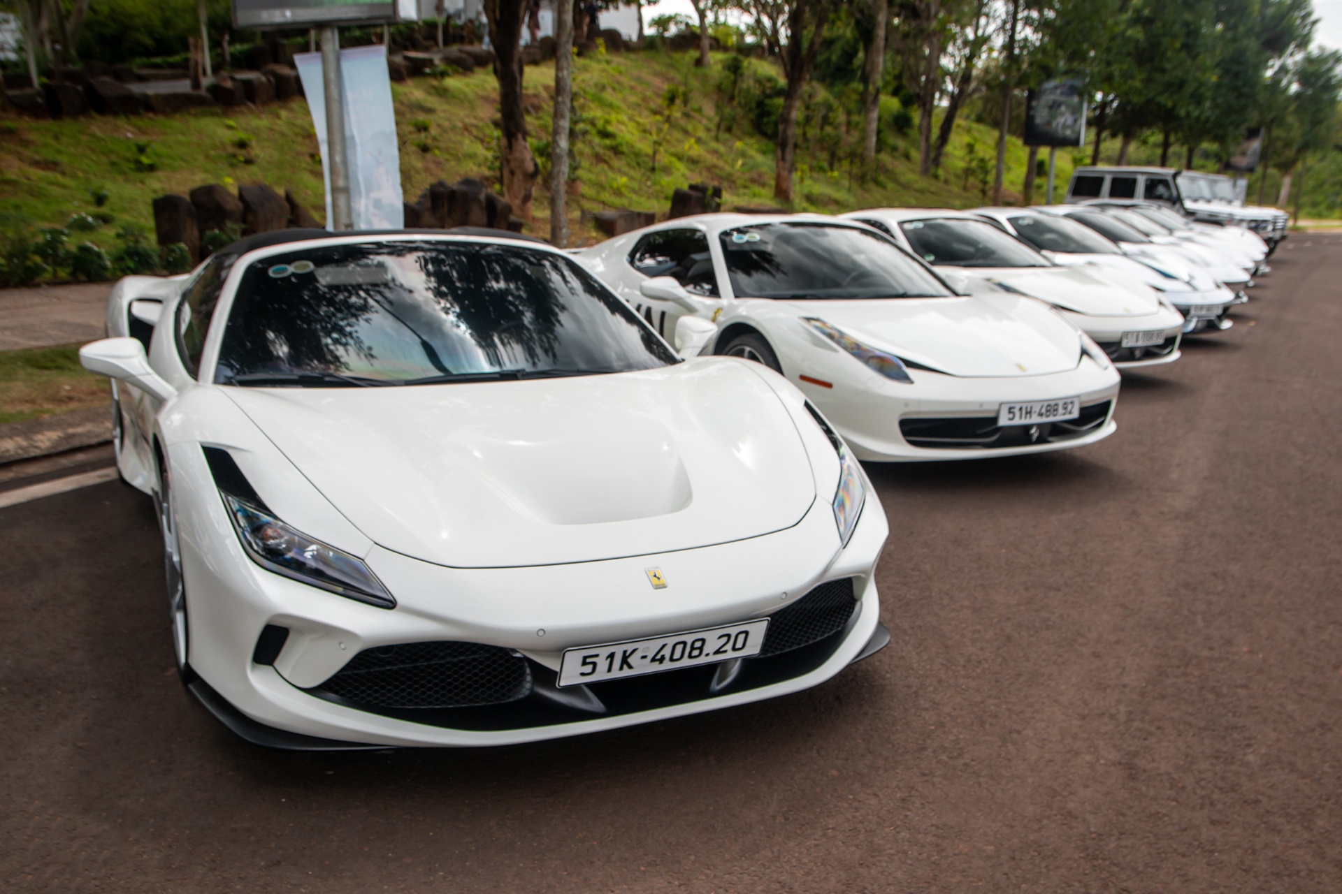 Nhieu sieu xe Ferrari du chung loai quy tu tai Buon Ma Thuot hinh anh