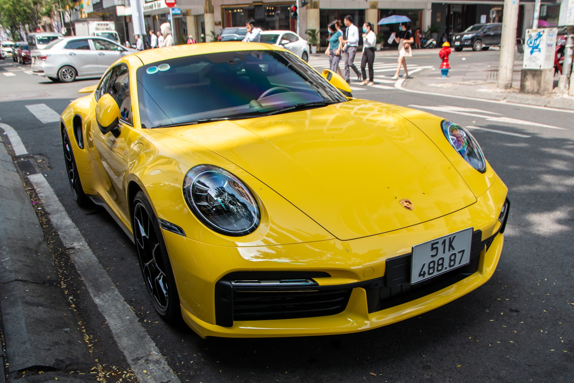 Porsche 911 Turbo S voi mau son doc xuat hien tai TP.HCM hinh anh