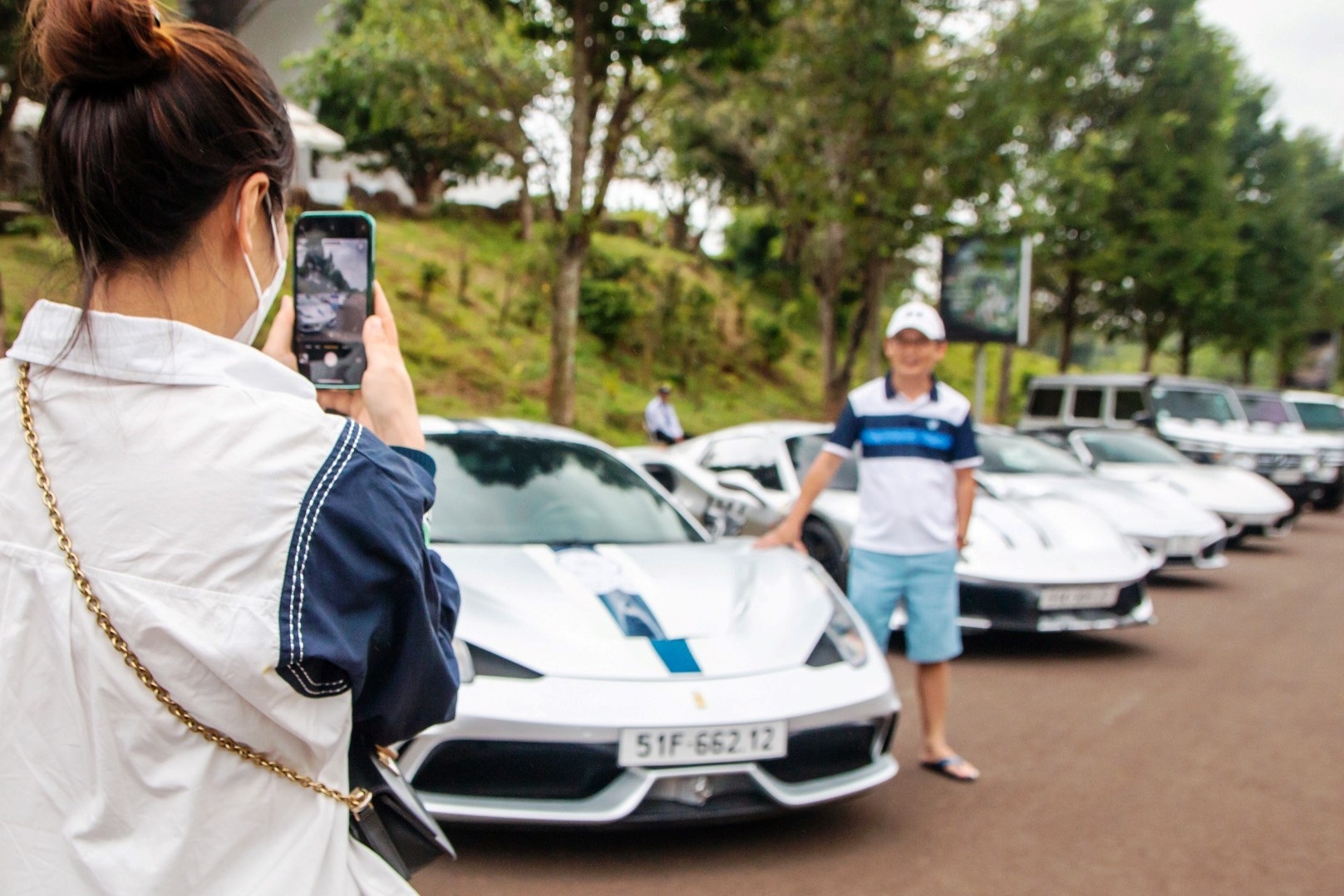 Nguoi dan thich thu voi dan sieu xe tai TP Buon Ma Thuot hinh anh