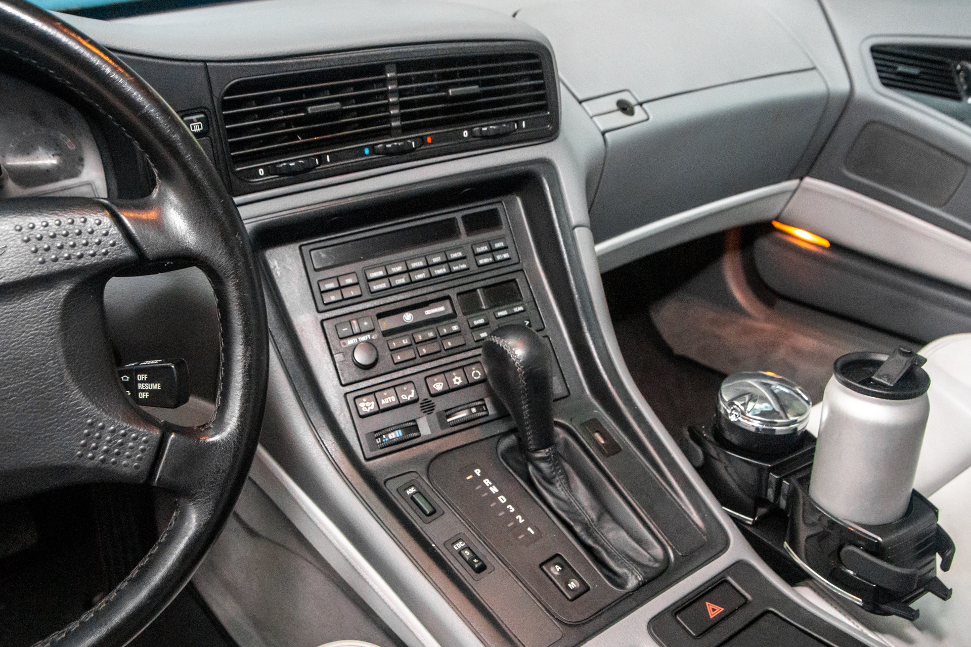 BMW 850i E31 doi 1990 anh 11