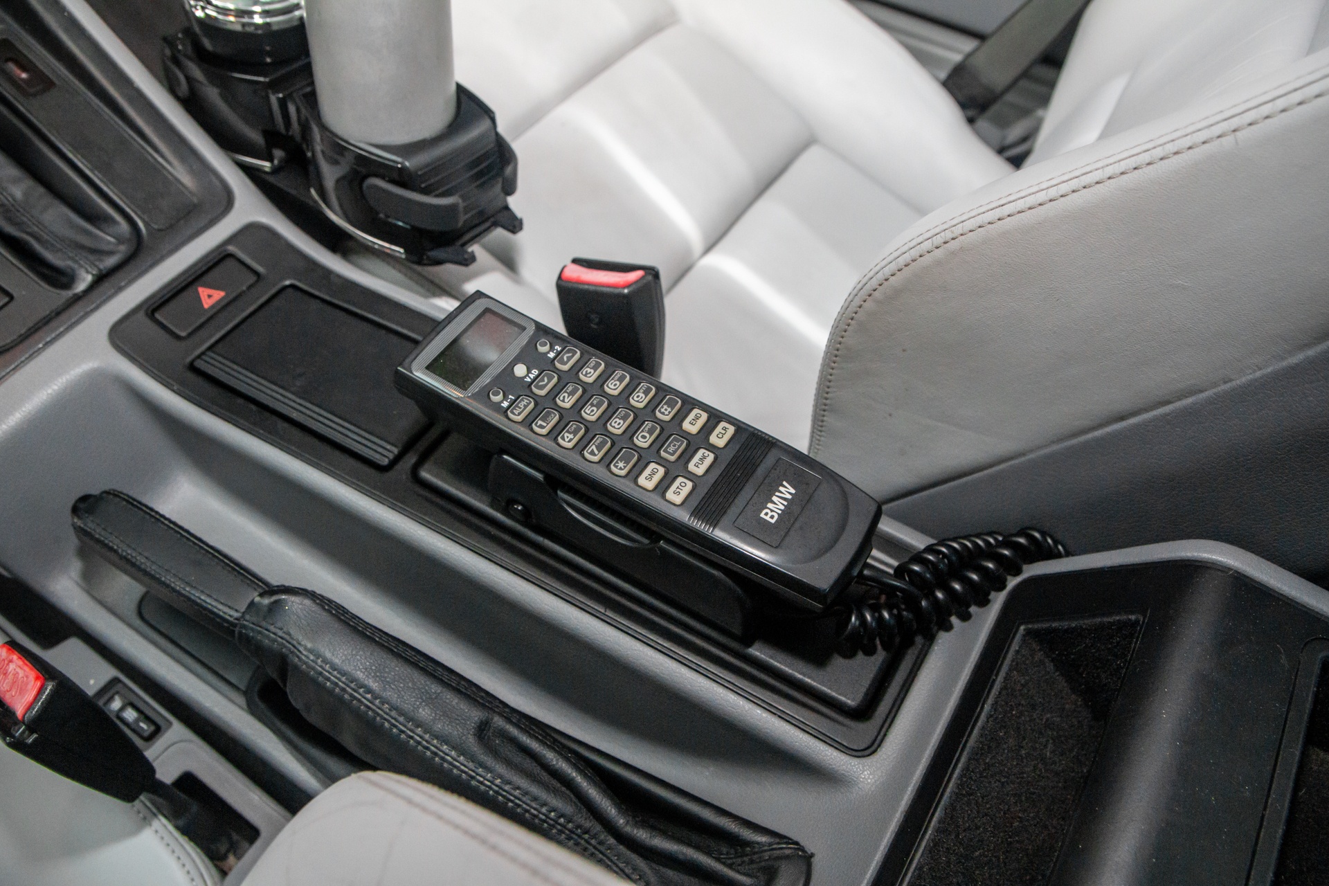 BMW 850i E31 doi 1990 anh 12