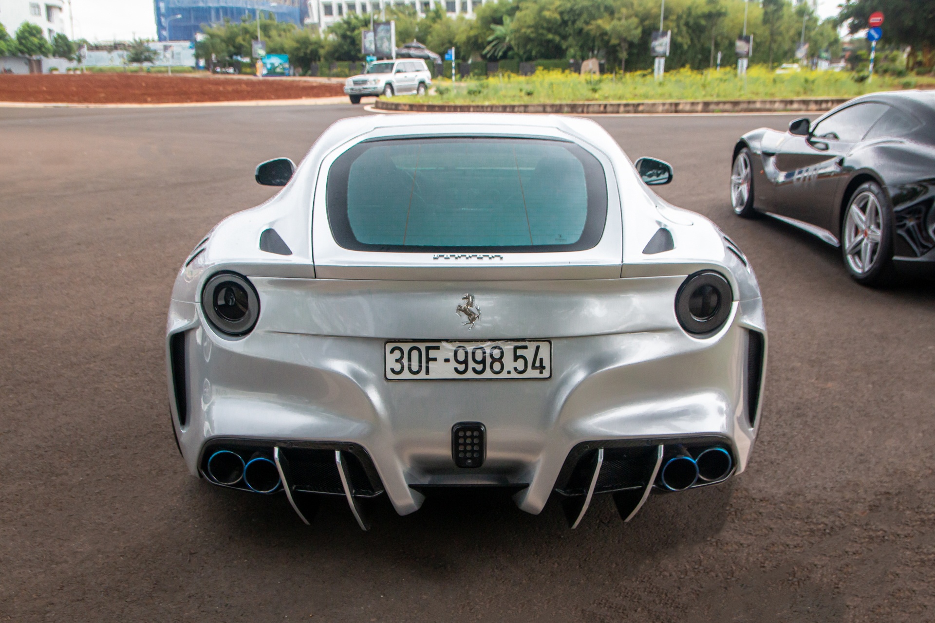 Ferrari F12 Berlinetta anh 12