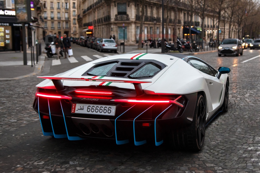 Bo suu tap hypercar hang hiem cua hoang tu Qatar hinh anh