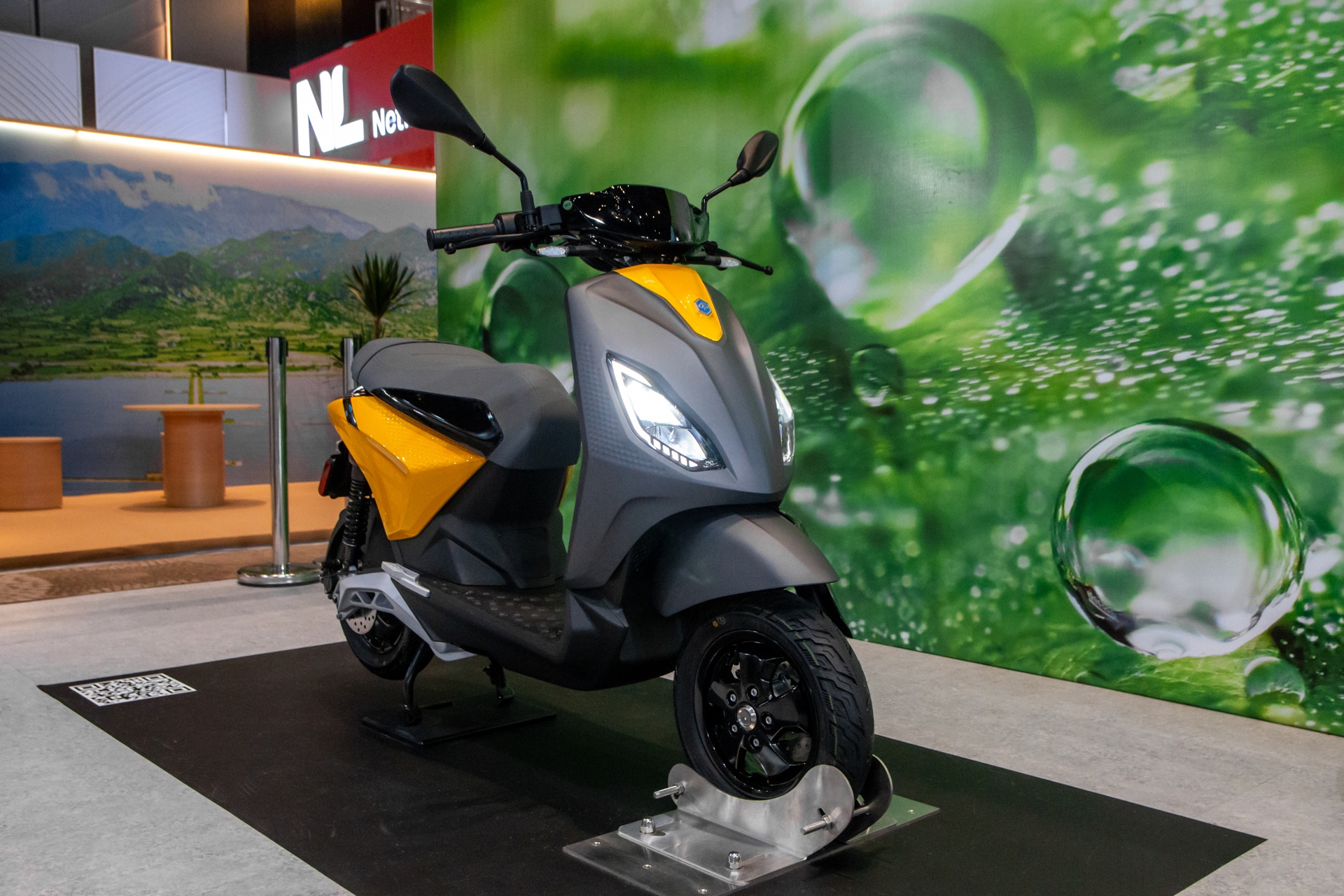 Chi tiet xe may dien Piaggio One tai Viet Nam hinh anh