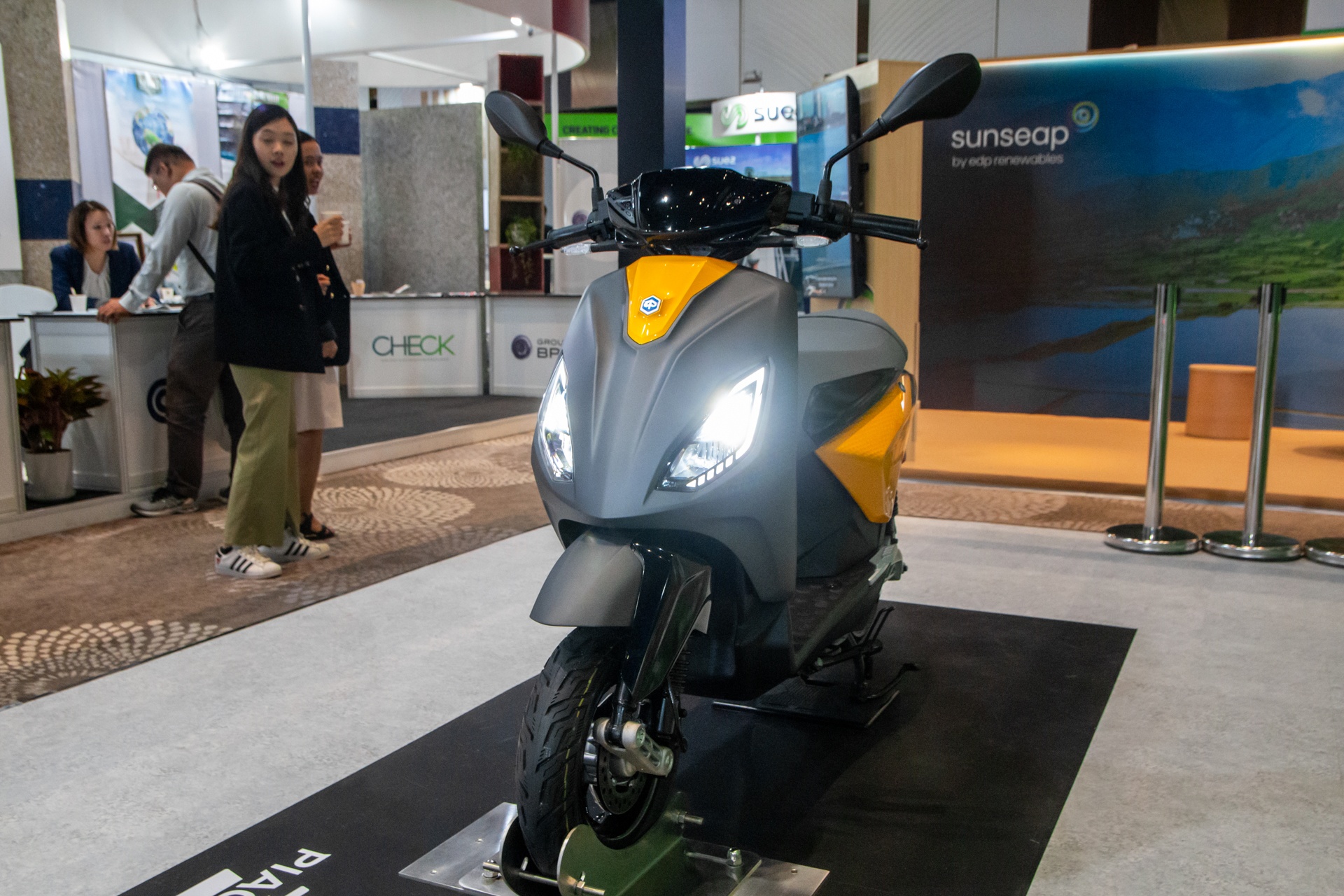 Piaggio One anh 2