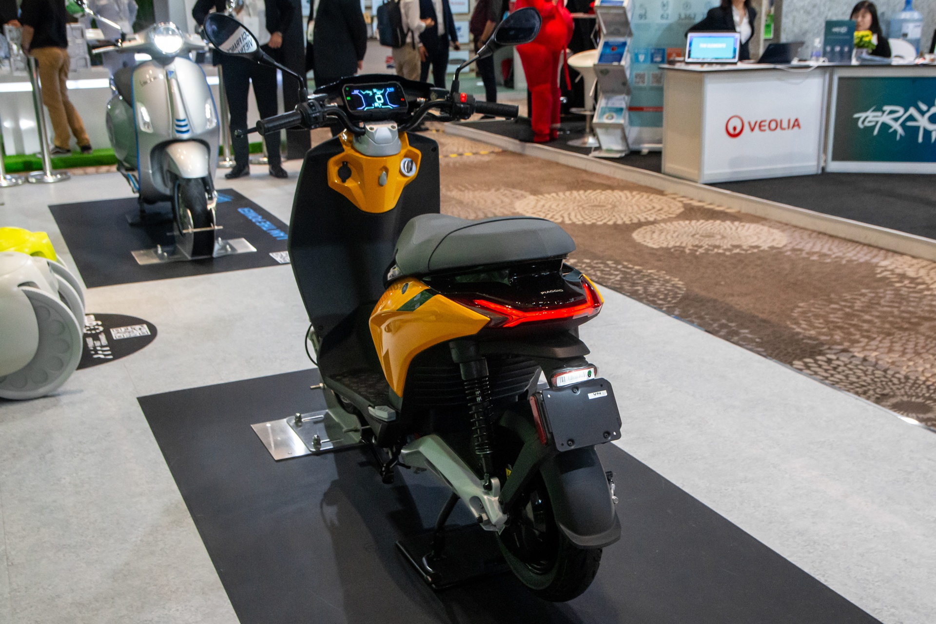 Piaggio One anh 9