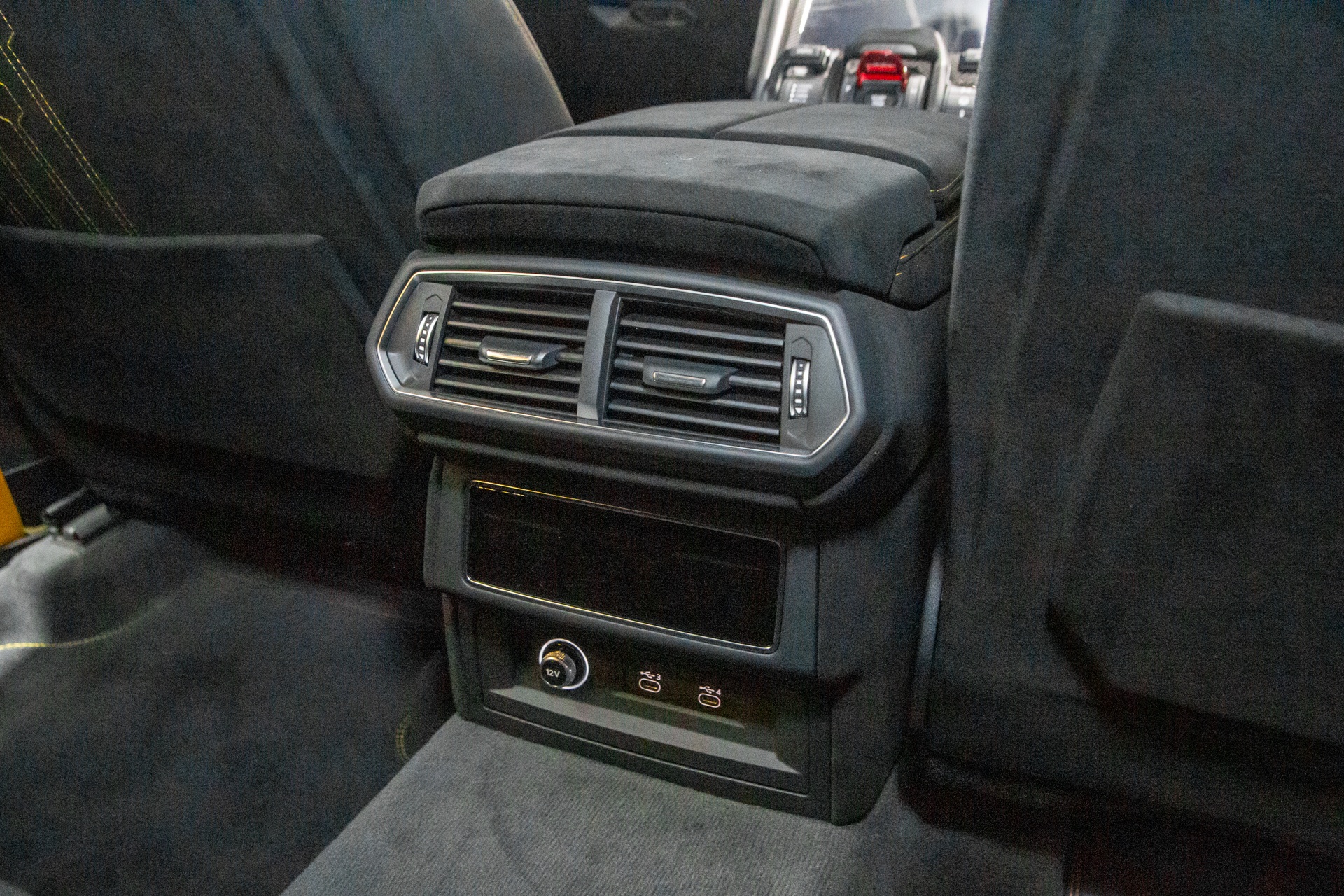 Lamborghini Urus Performante anh 15