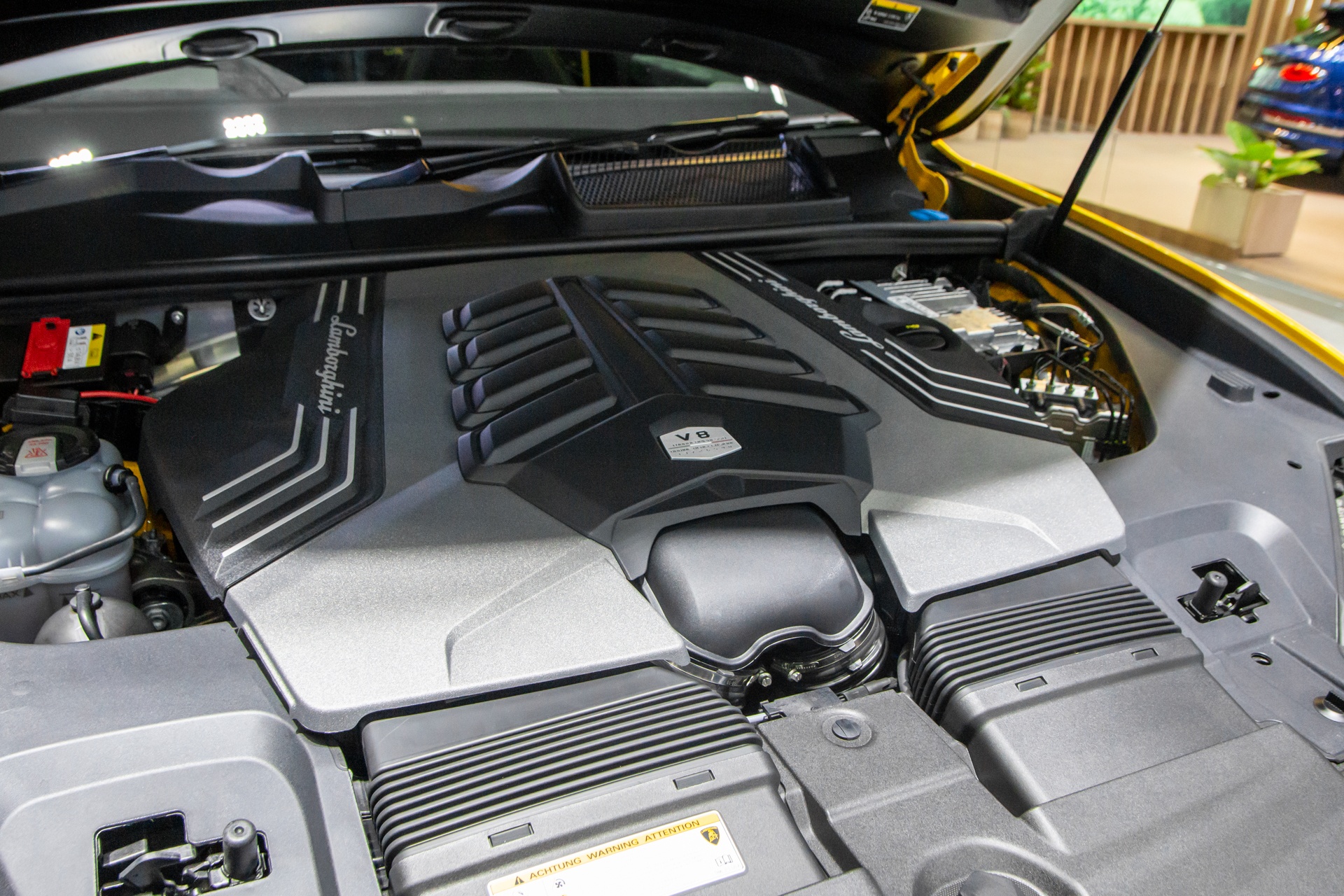 Lamborghini Urus Performante anh 11