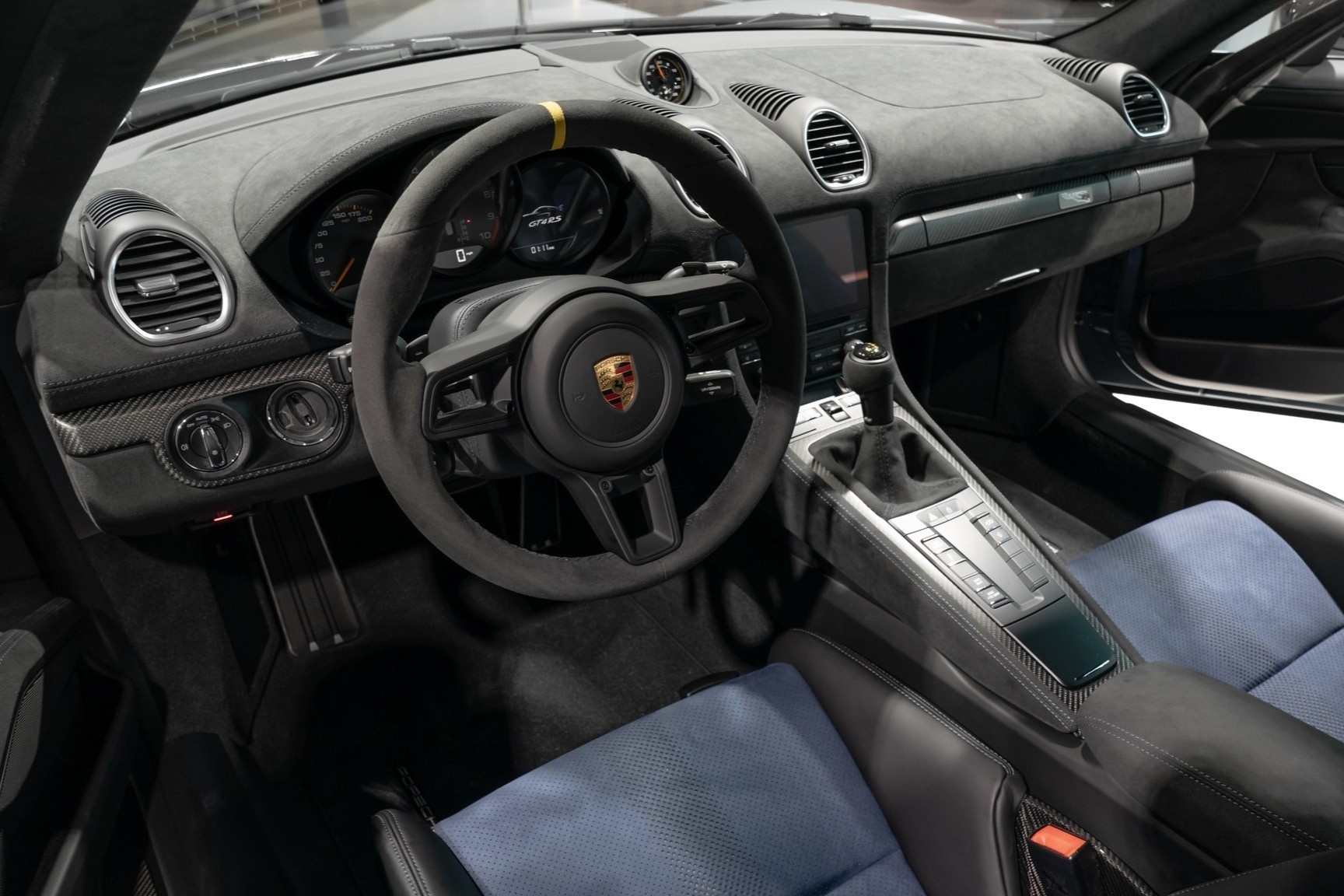 Porsche 718 Cayman GT4 RS ảnh 8 Porsche 718 Cayman GT4 RS anh 8