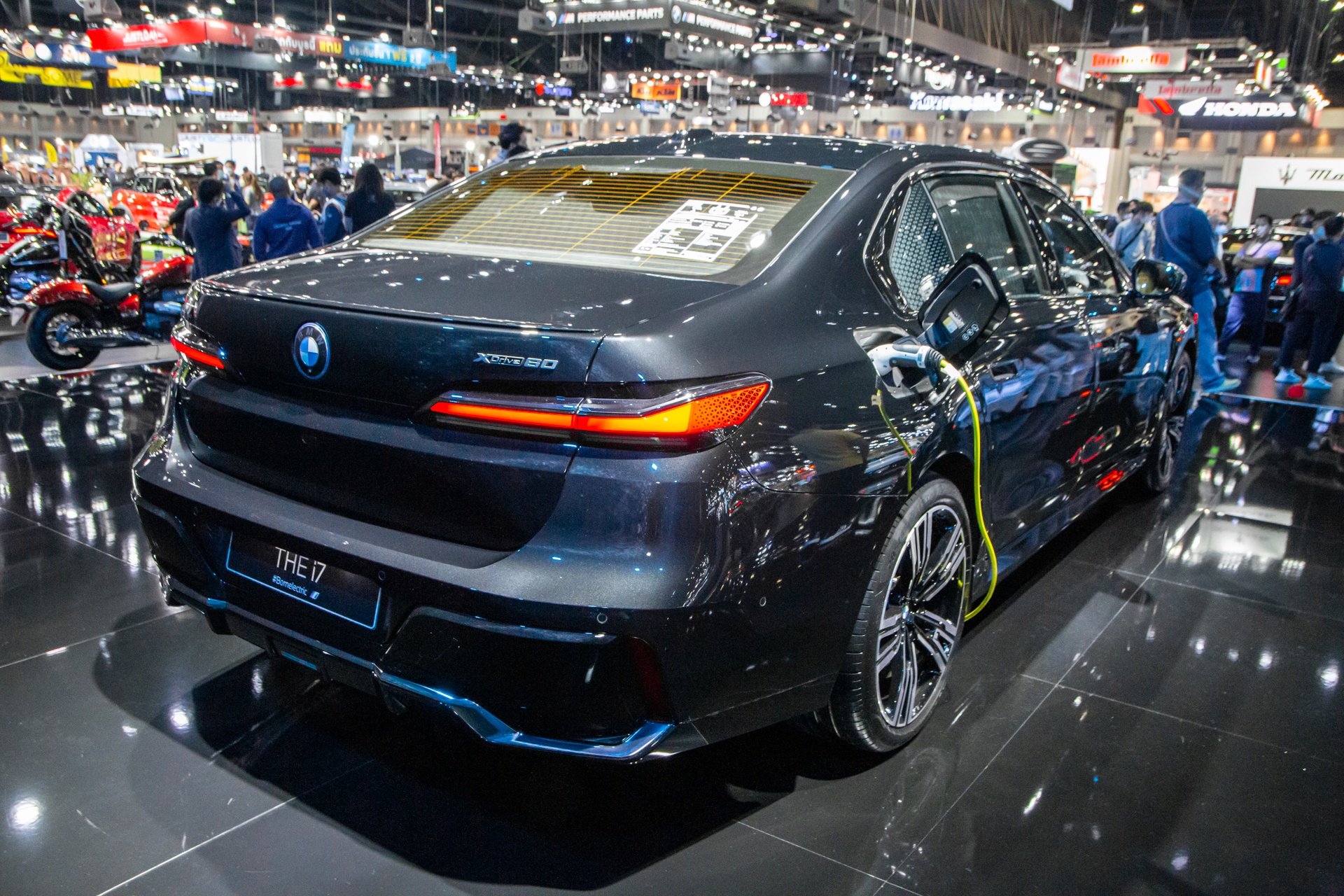 BMW i7 anh 11