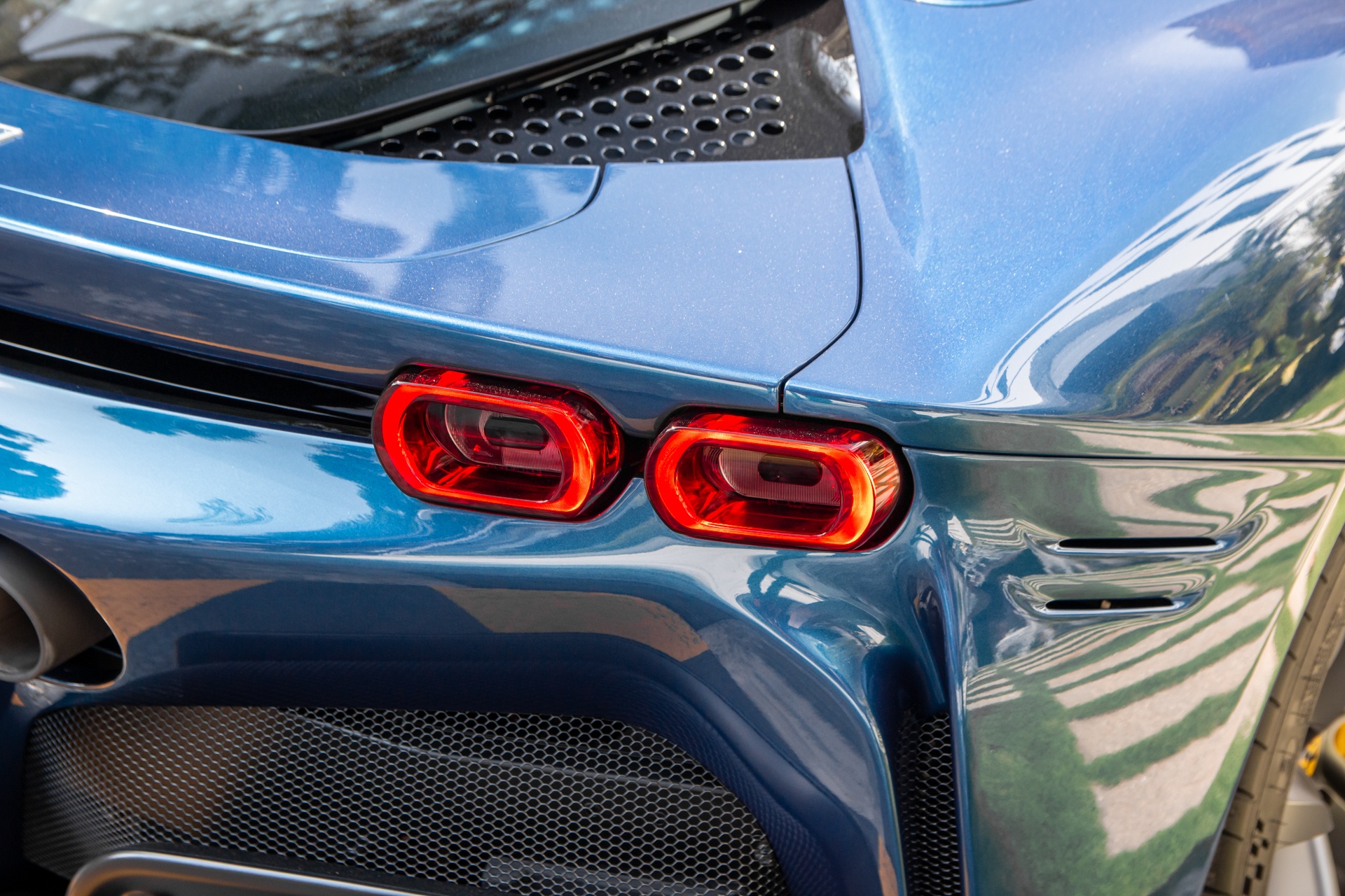 Ferrari SF90 Spider anh 7