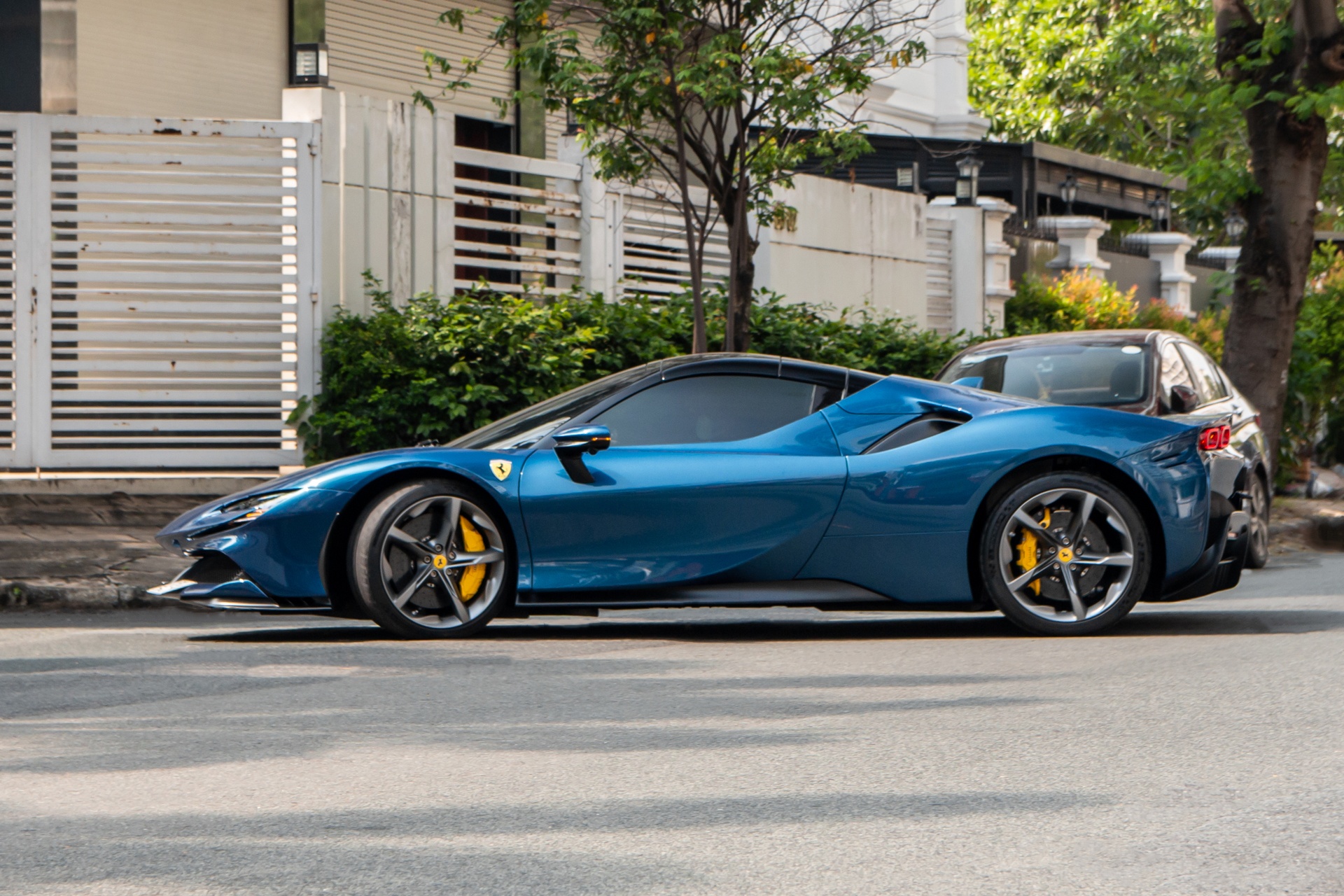 Ferrari SF90 Spider anh 8