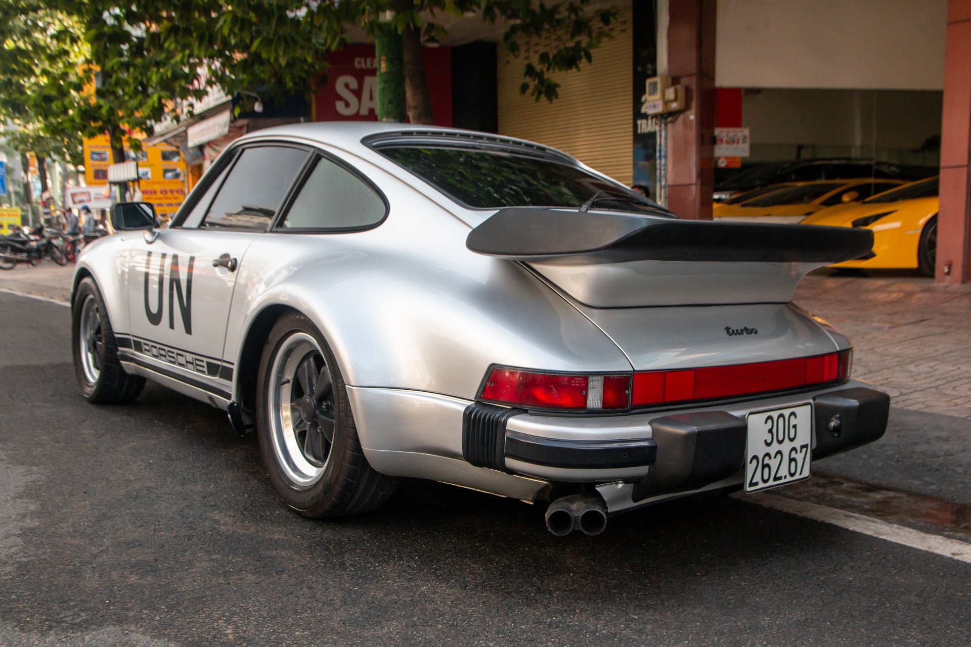 Porsche 930 Turbo anh 14