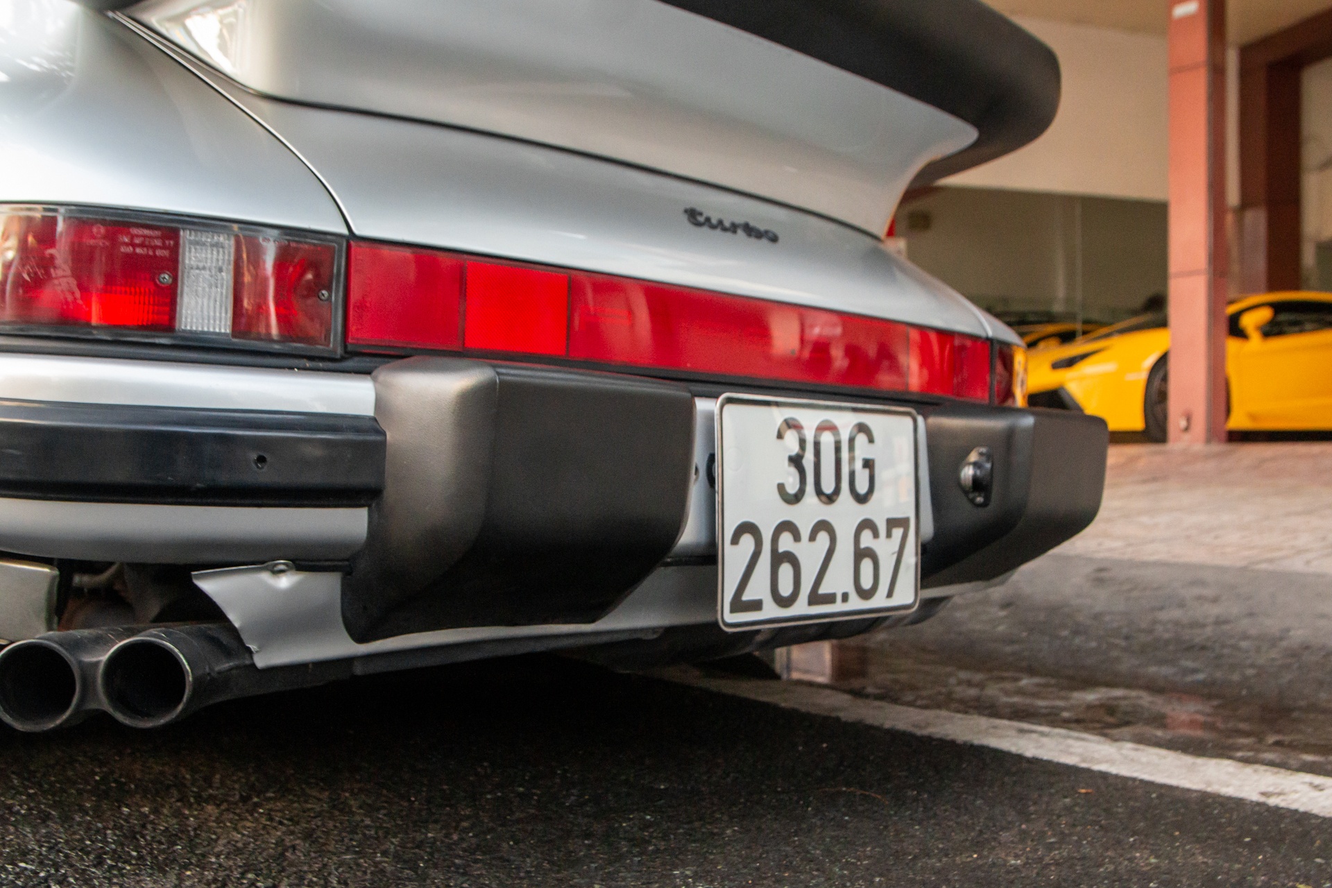 Porsche 930 Turbo anh 6