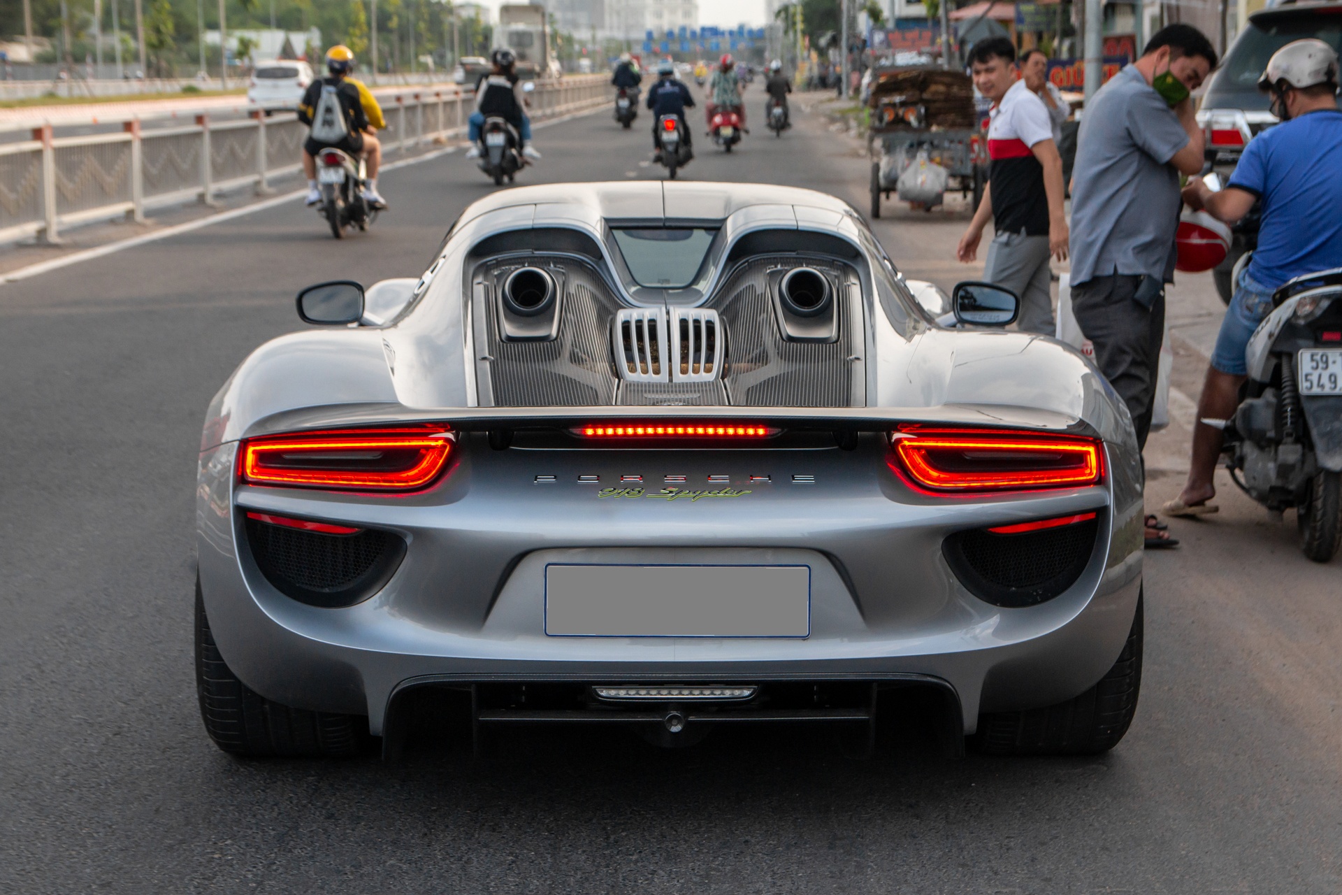 Porsche 918 Spyder anh 3