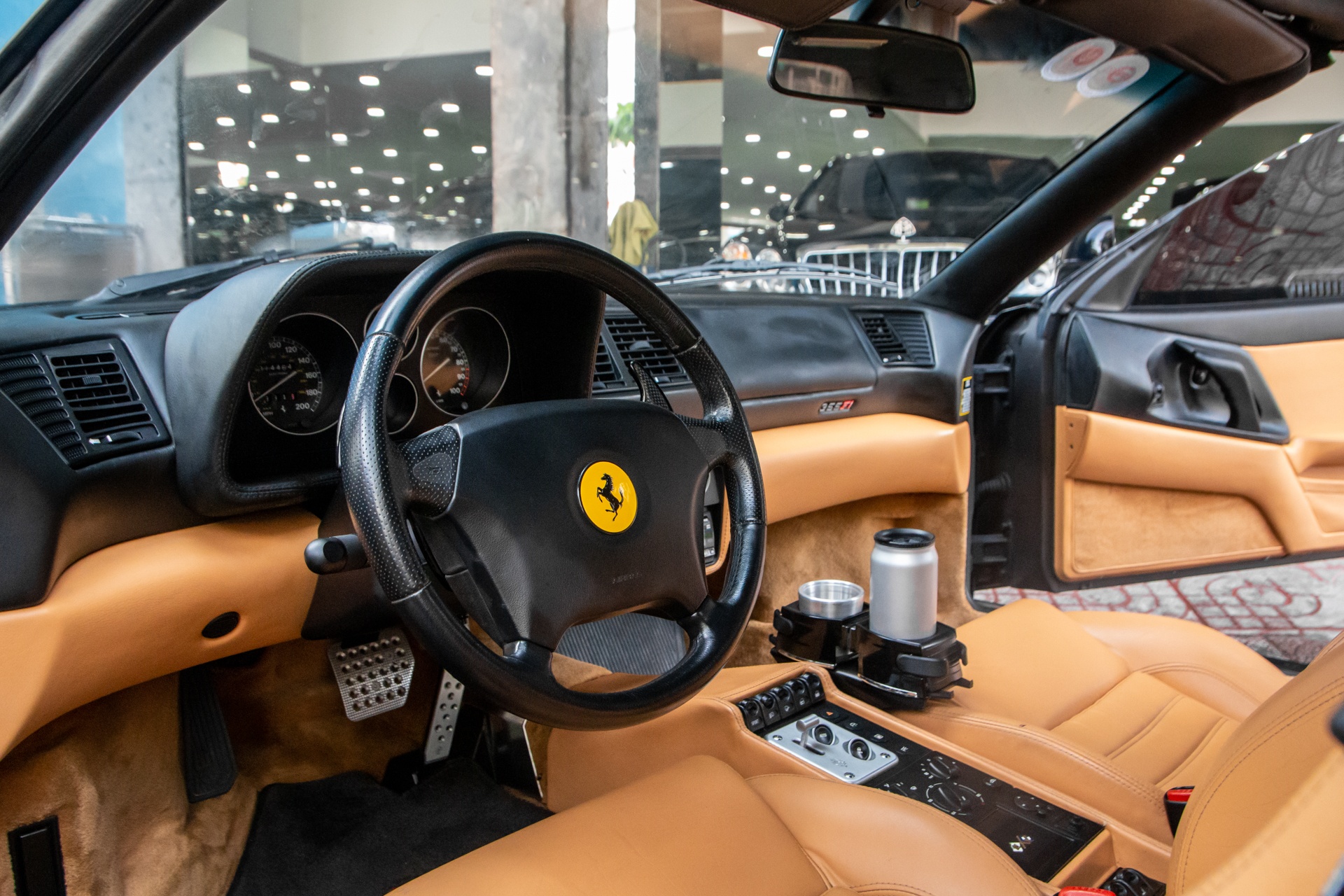 Ferrari 355 F1 Spider anh 9