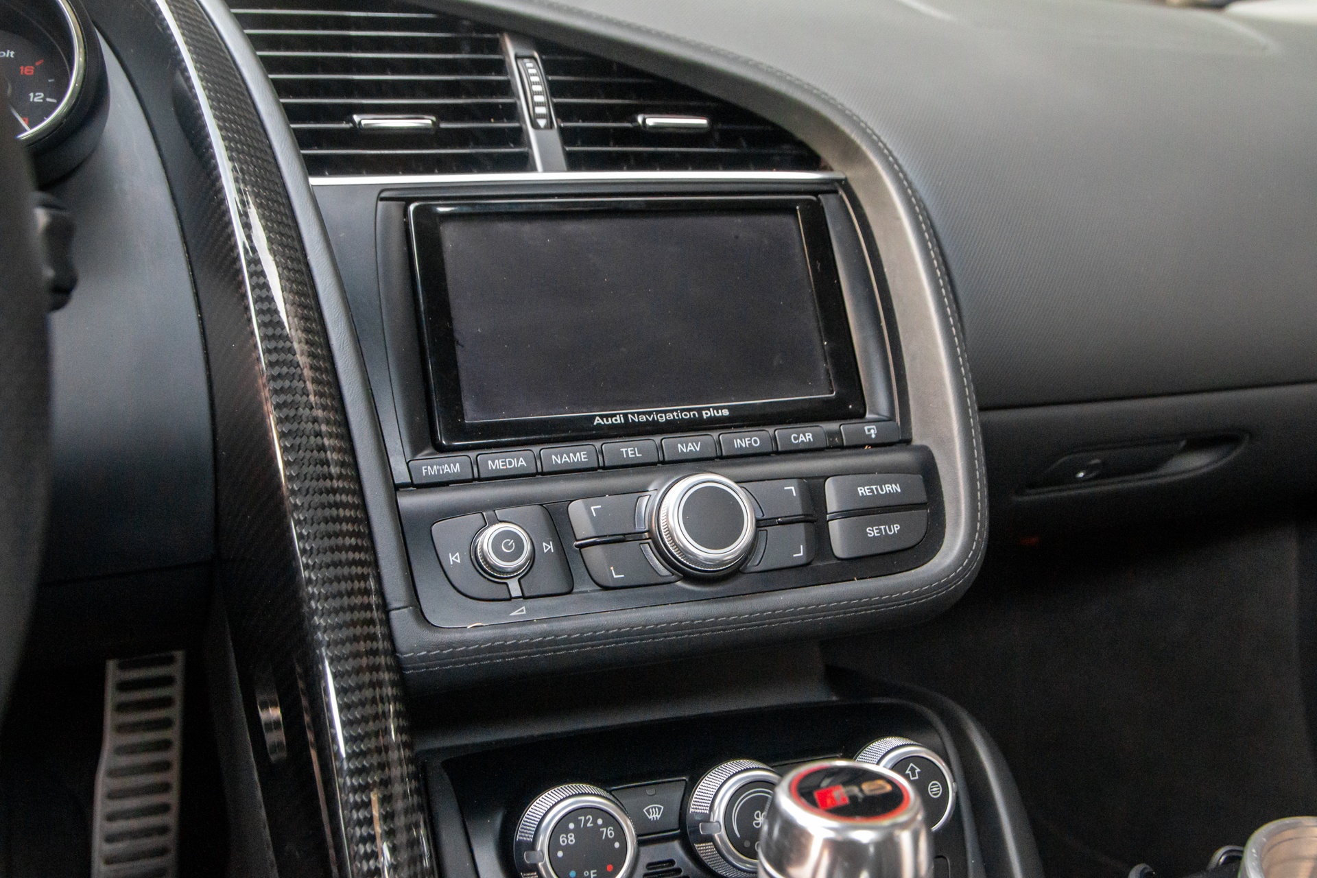 Audi R8 V10 Spyder anh 9