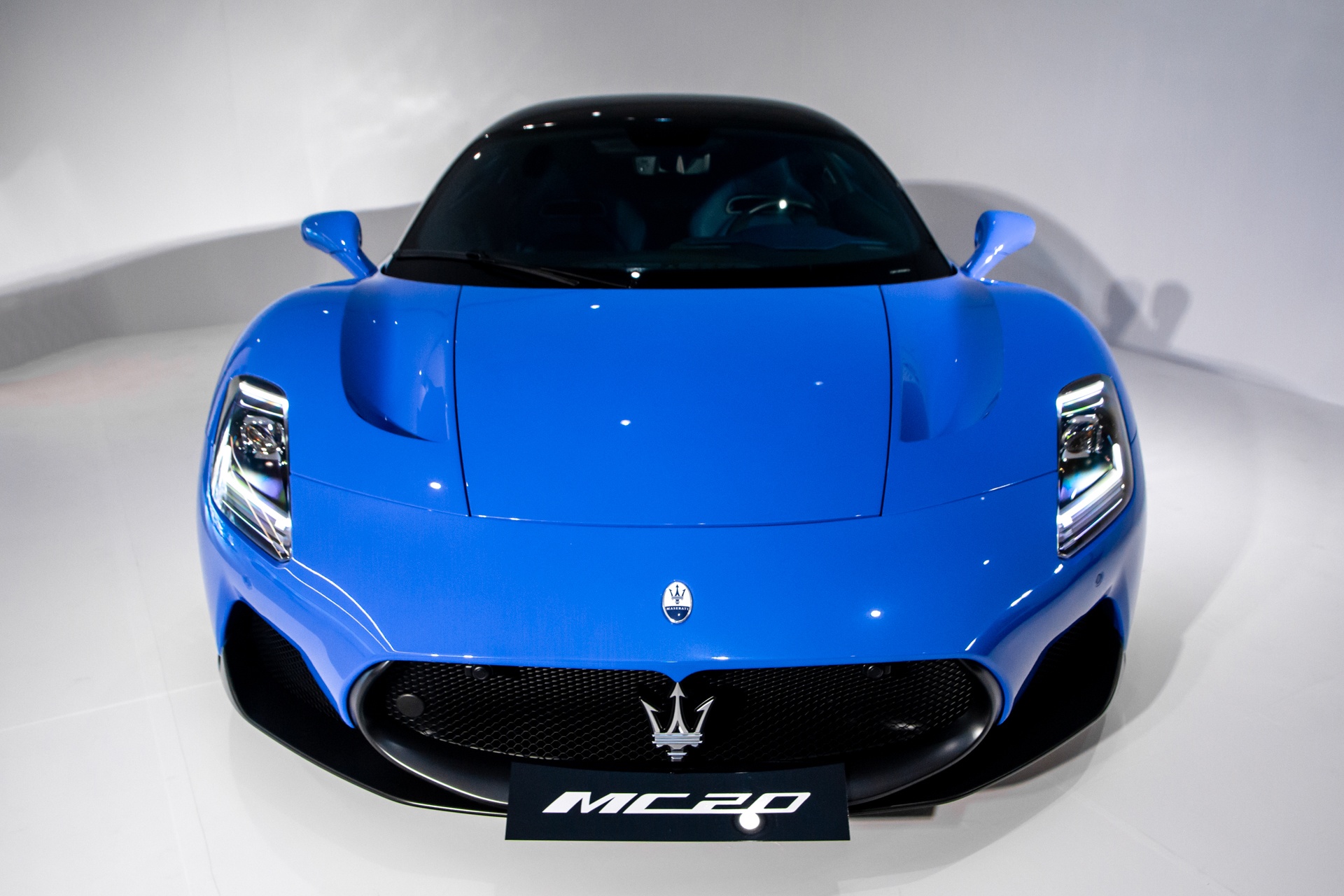 Maserati MC20 anh 3