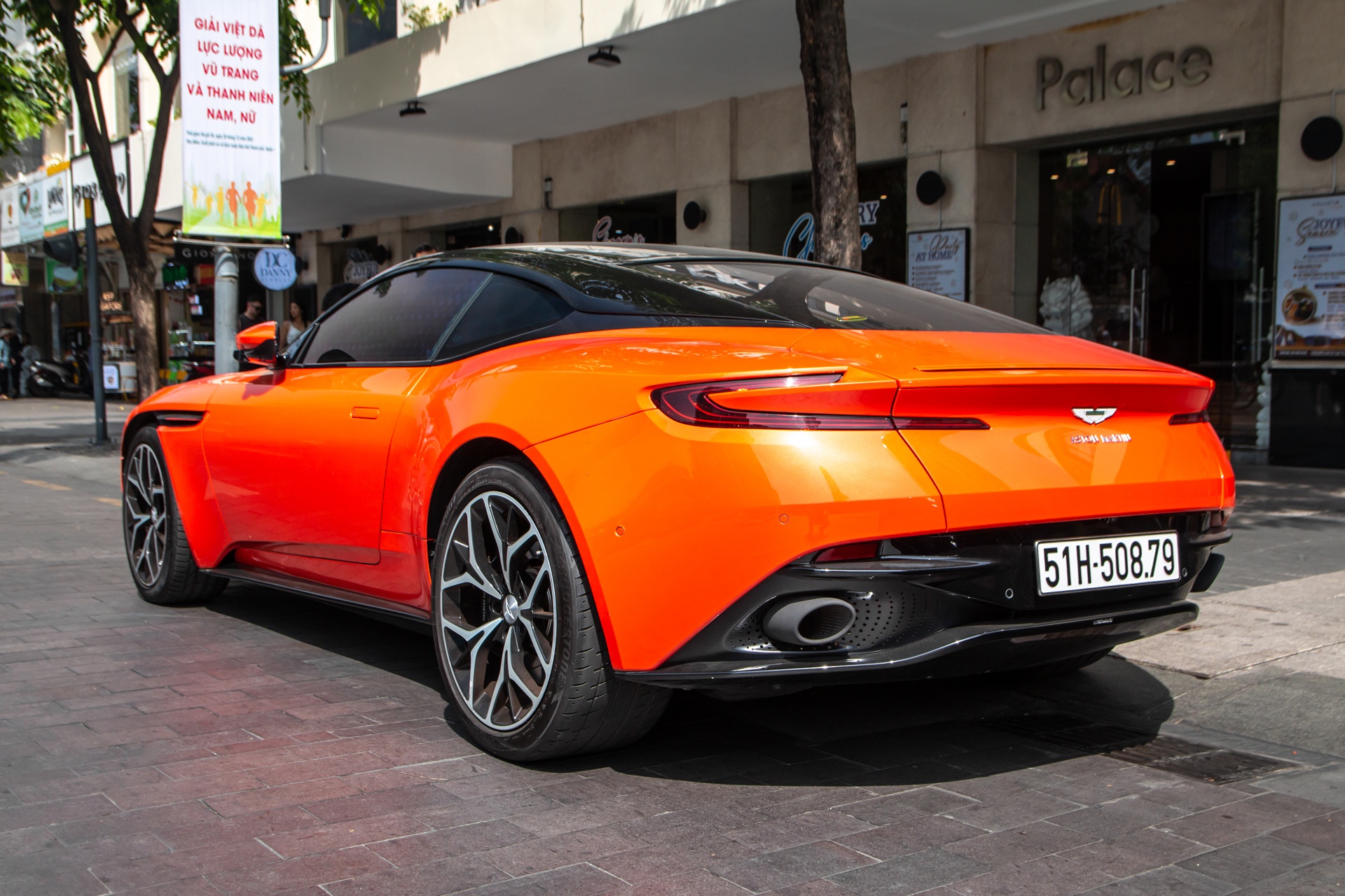 Aston Martin DB11 anh 5