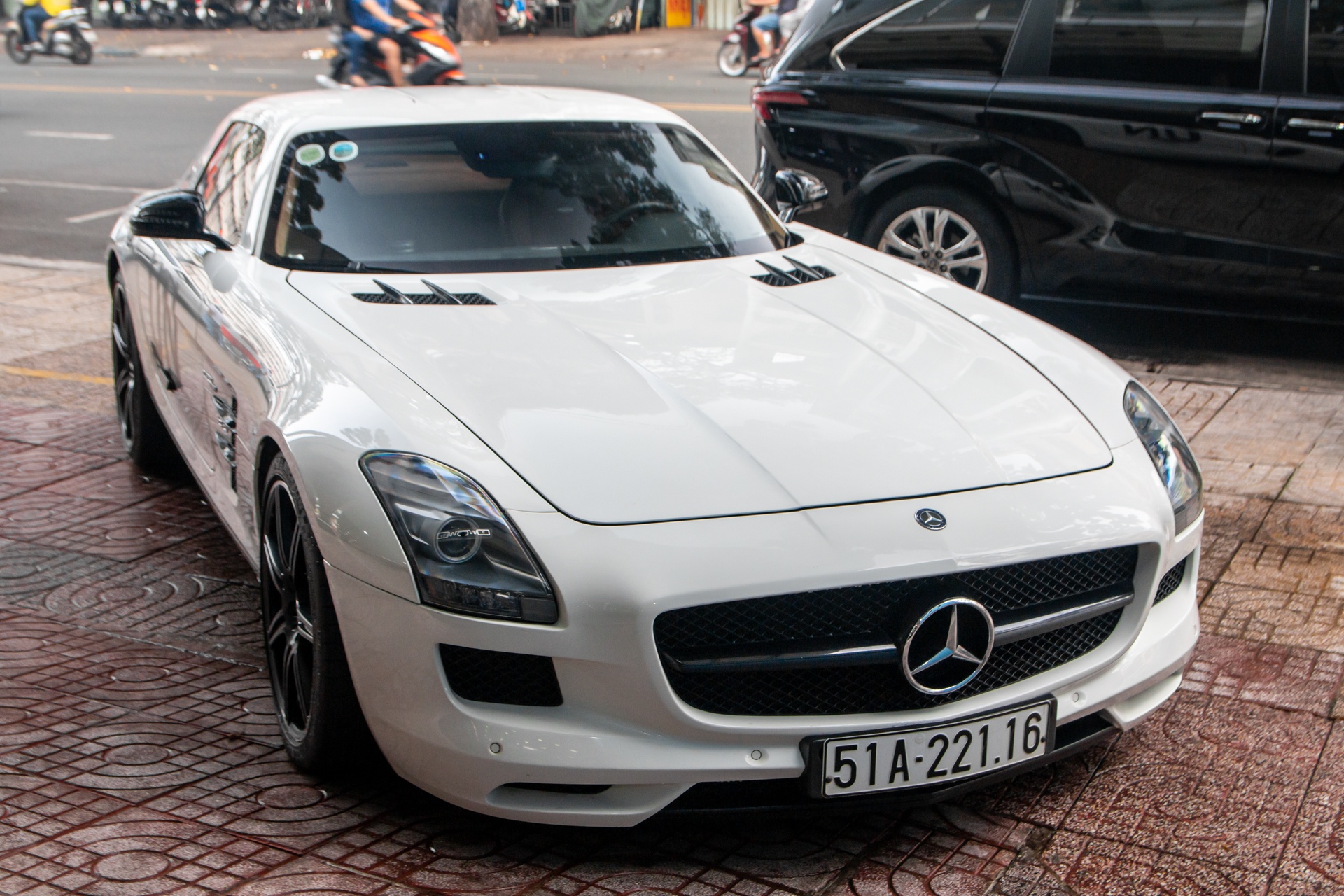 Mercedes-AMG SLS anh 2