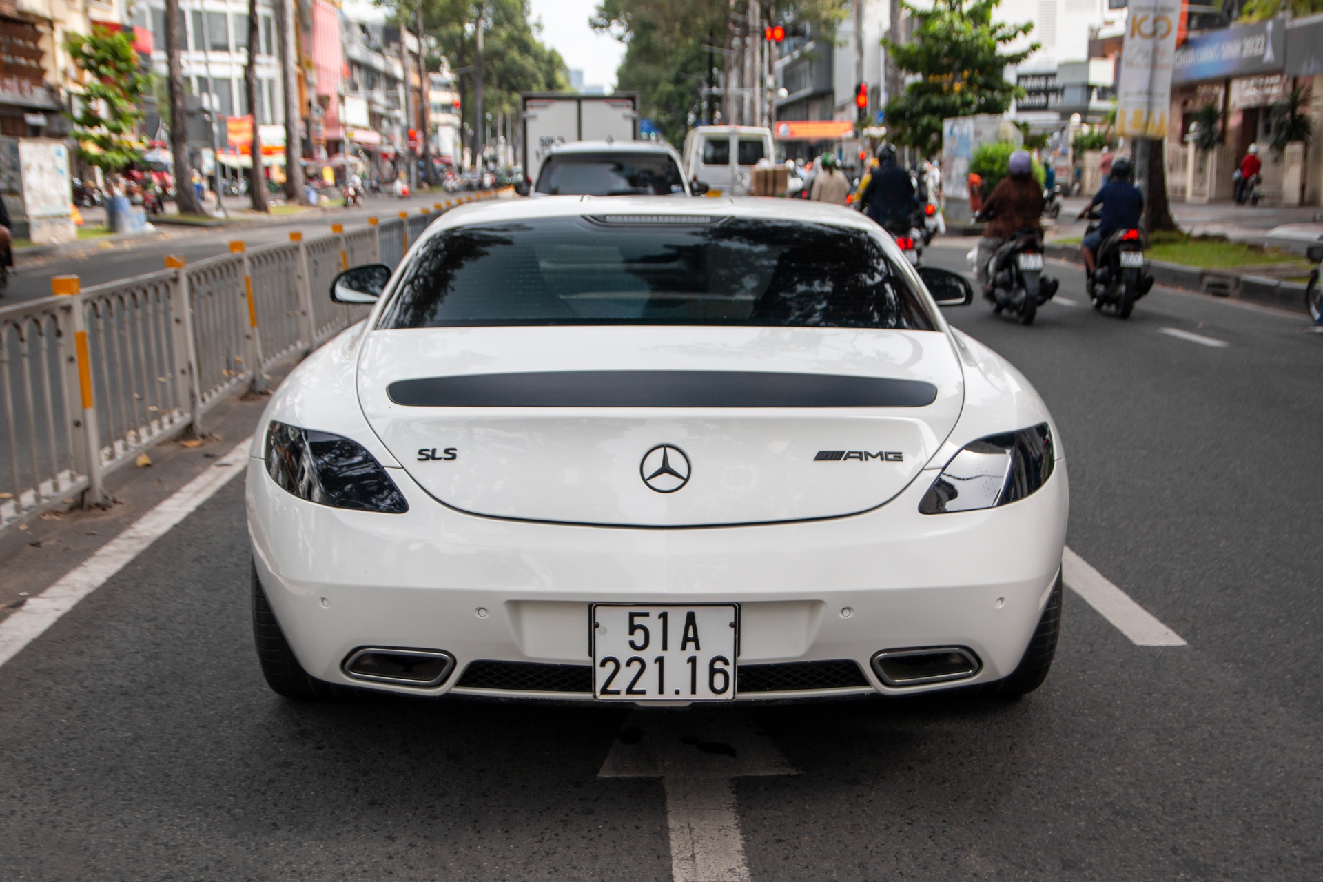 Mercedes-AMG SLS anh 12