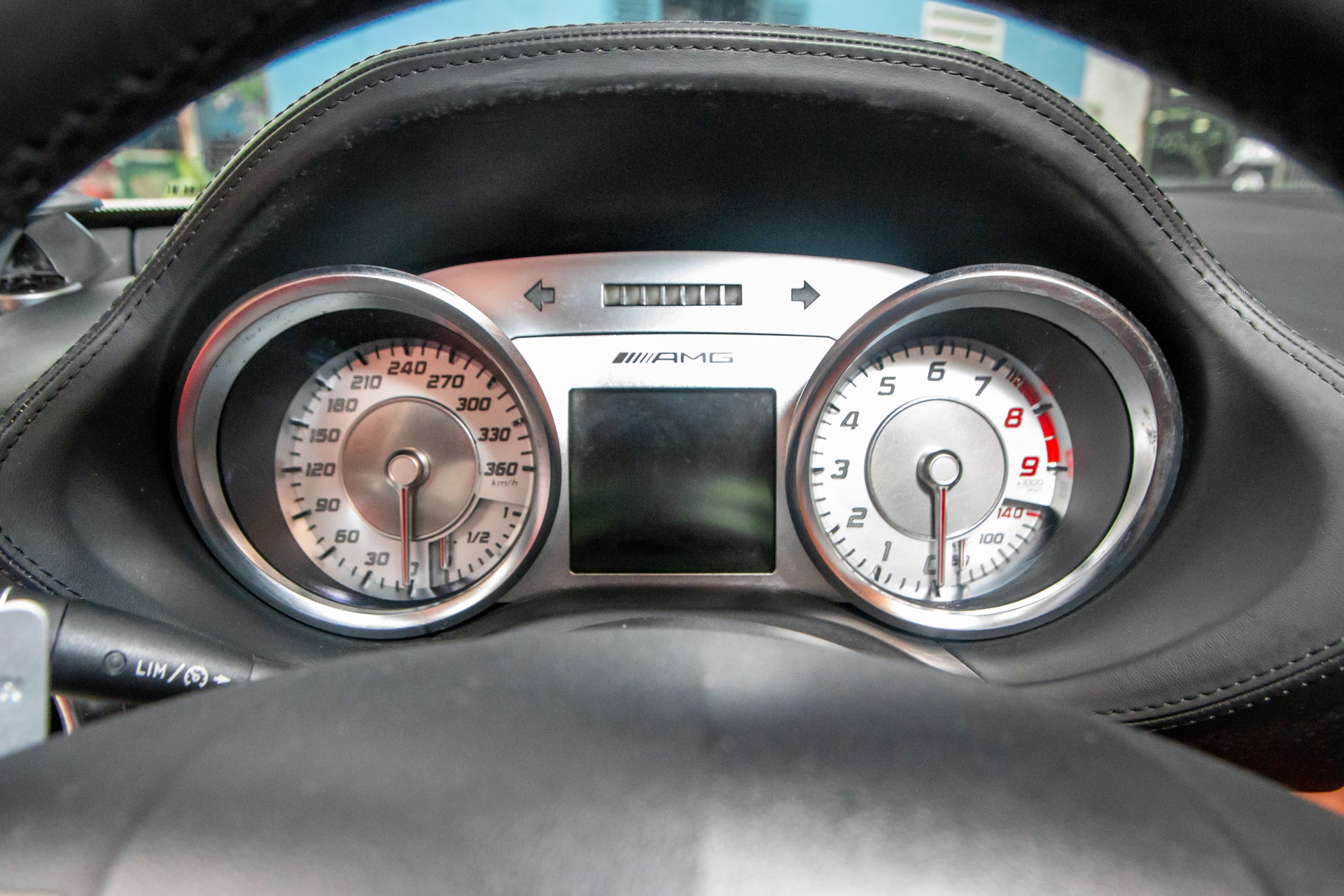 Mercedes-AMG SLS anh 7