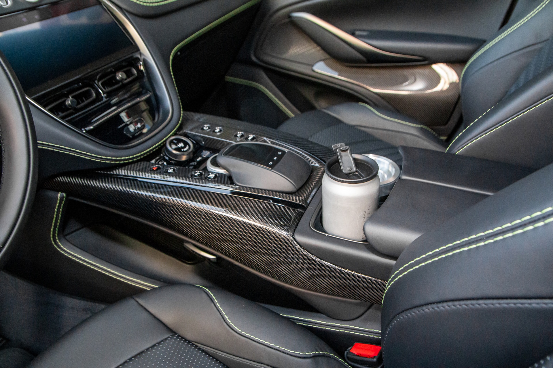 Aston Martin DBX707 ảnh 7 Aston Martin DBX707 anh 7