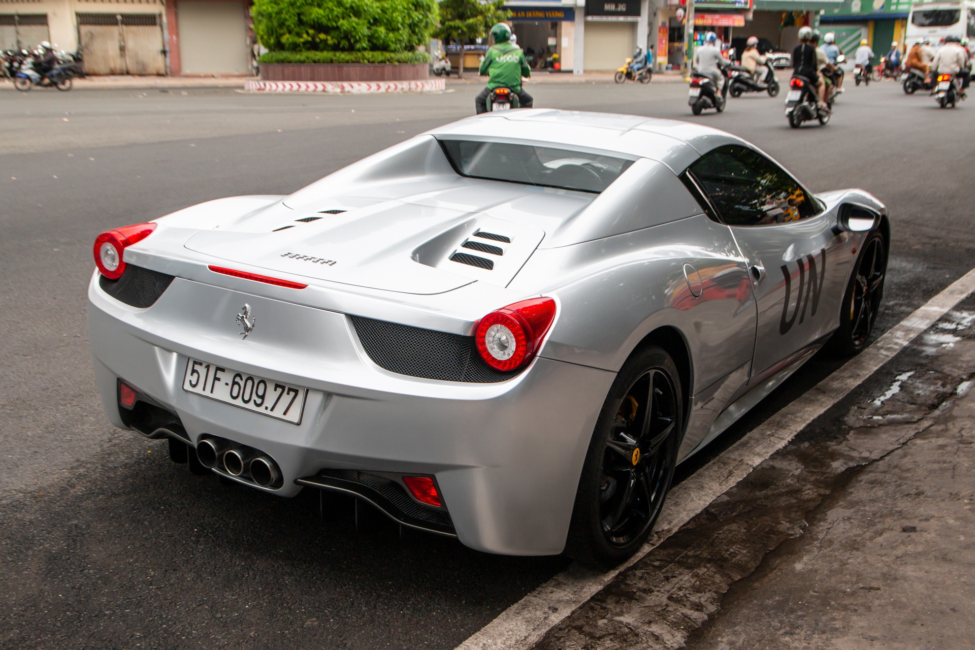 Ferrari 458 Spider anh 10