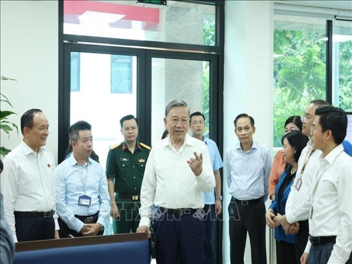 Tong Bi thu,  To Lam,  tiep xuc cu tri anh 4