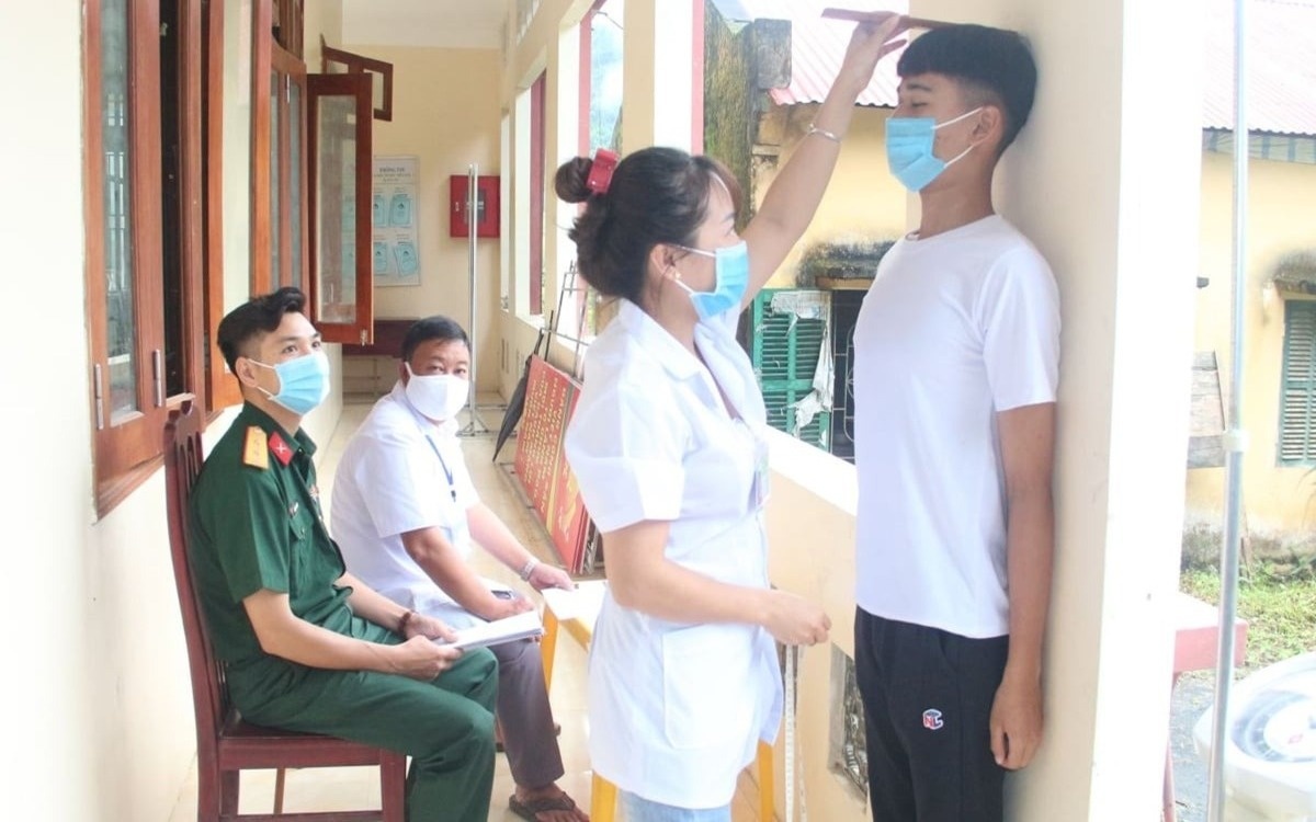 Nghia vu quan su,  Luat hinh su,  tron kham anh 1