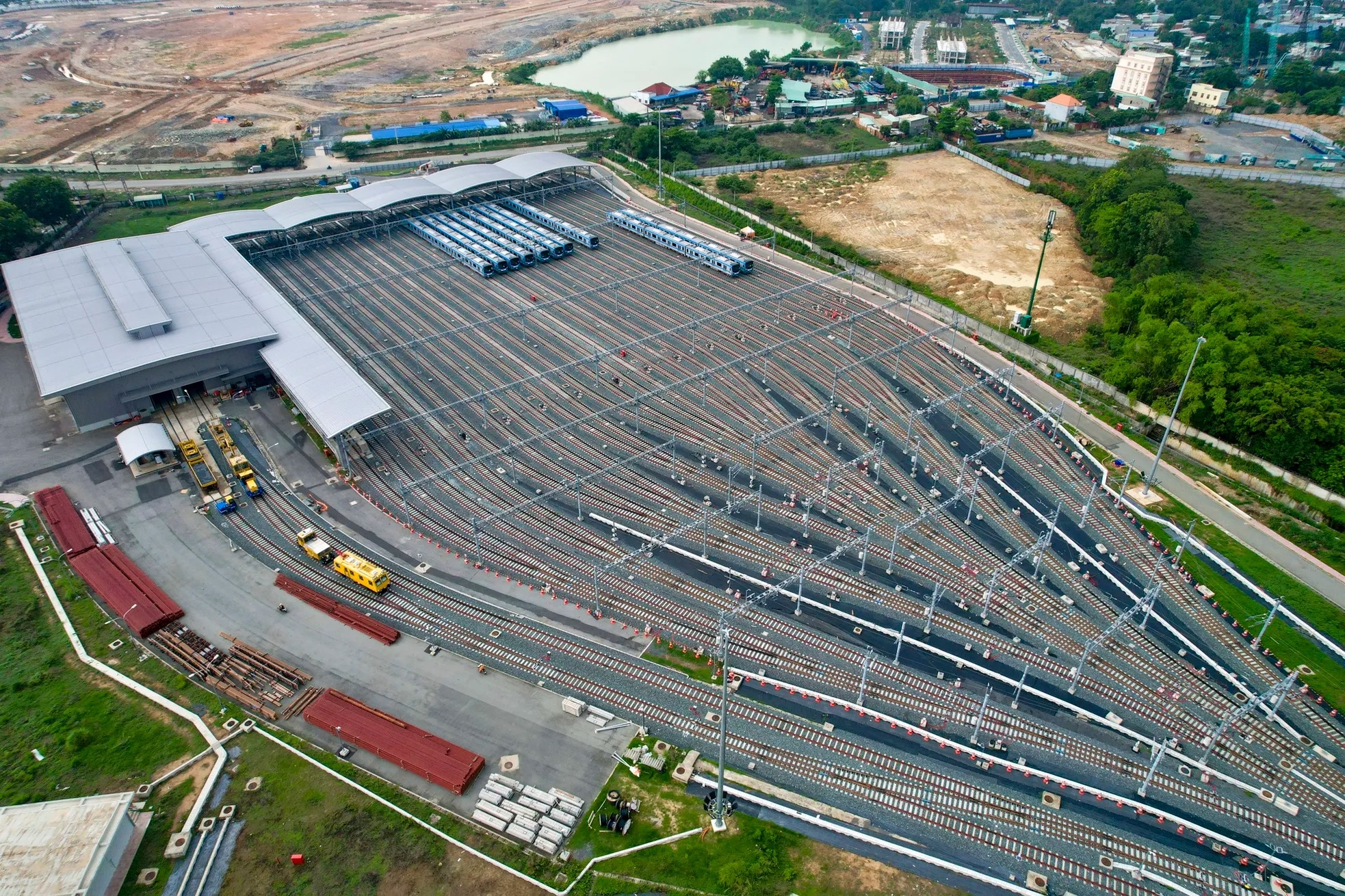 Ho Chi Minh,  metro 355 km anh 2