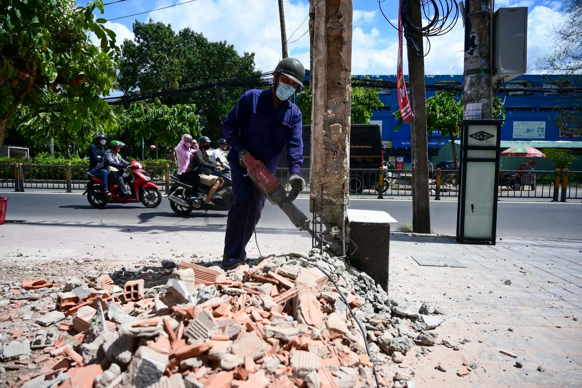 Ho Chi Minh,  metro 355 km anh 1