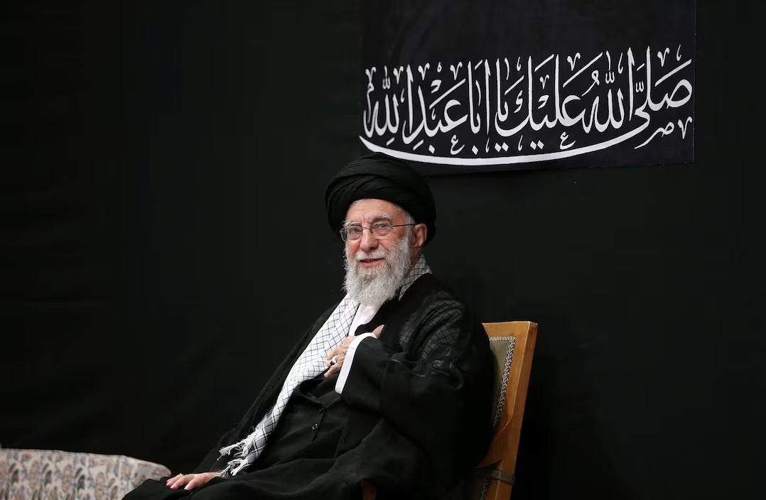 Lanh tu toi cao Iran lan dau xuat hien tro lai hinh anh