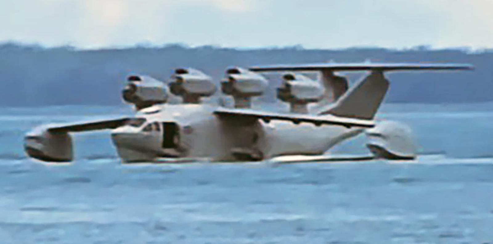 Hinh anh dau tien ve may bay 'Quai vat bien Bohai' cua Trung Quoc hinh anh