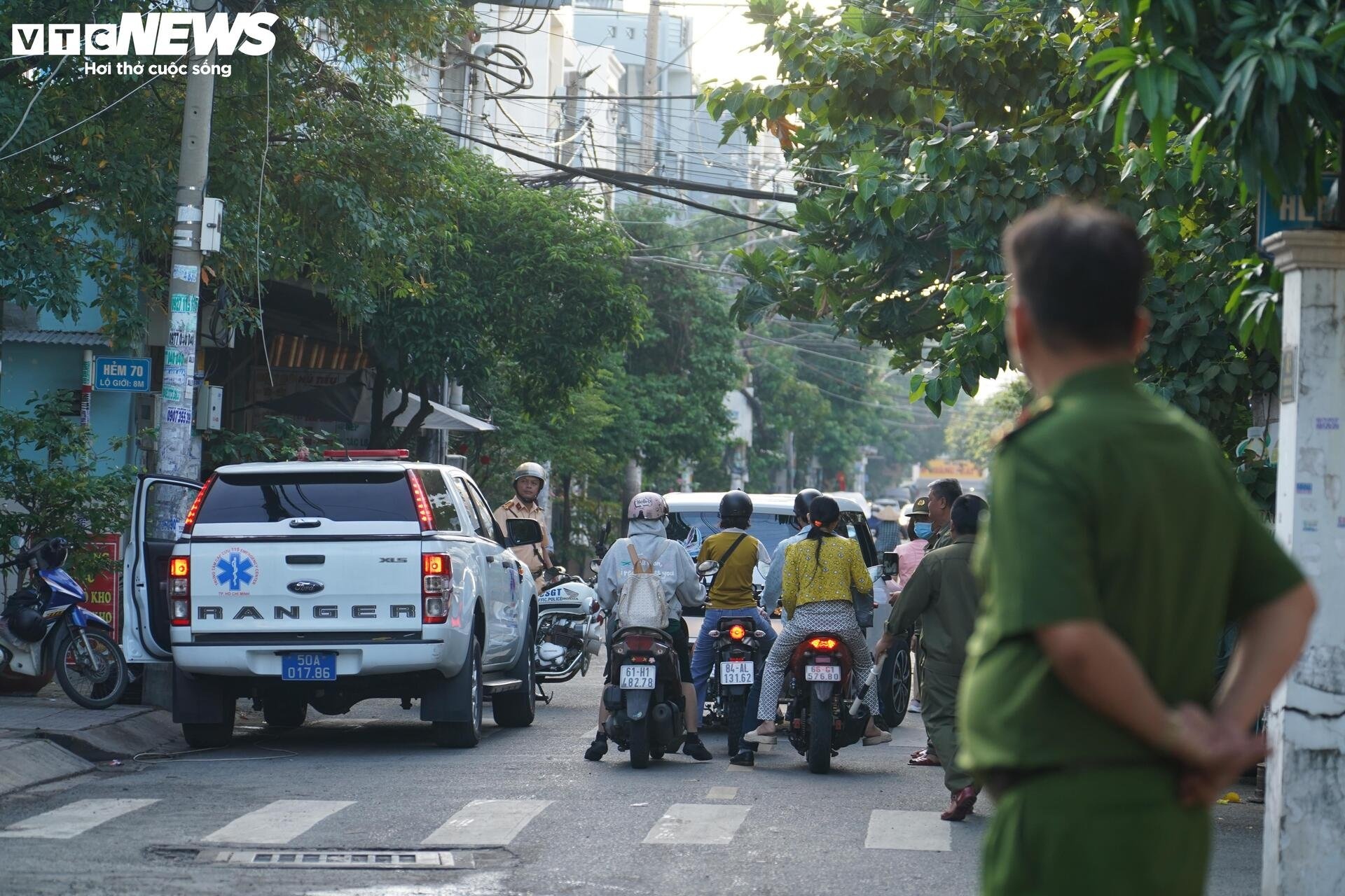 Chay cu xa Doc Lap anh 4